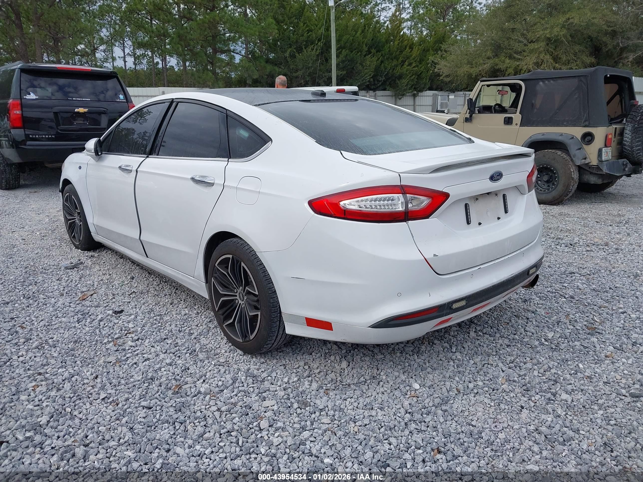 FORD FUSION image 3