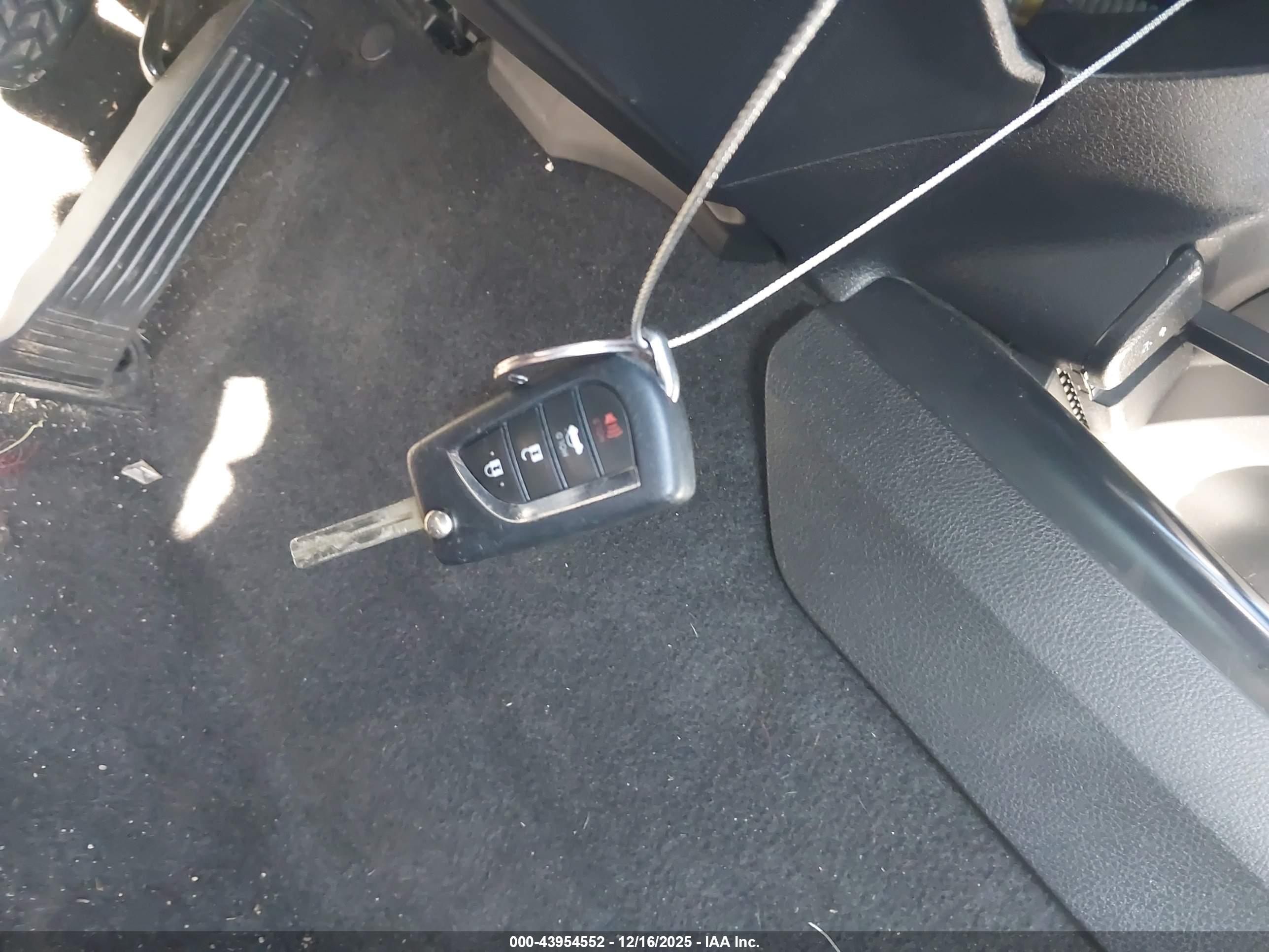 TOYOTA CAMRY image 11