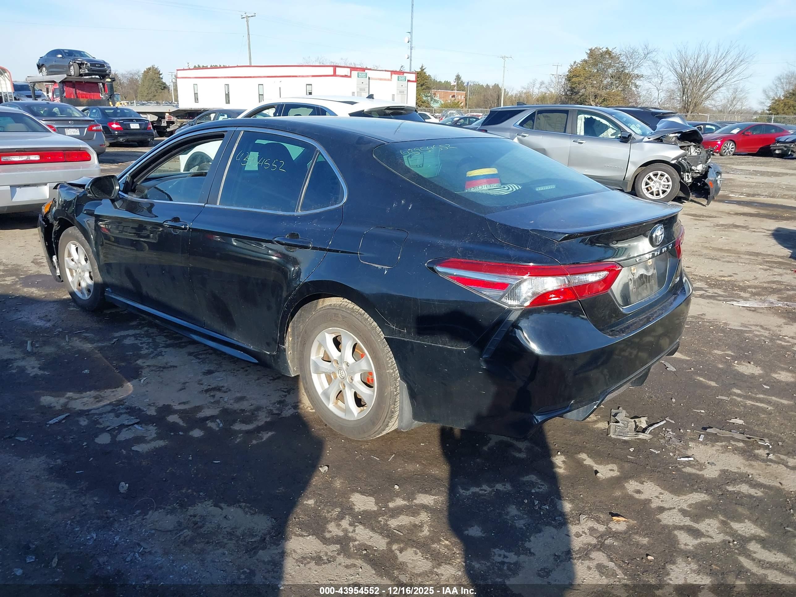 TOYOTA CAMRY image 3