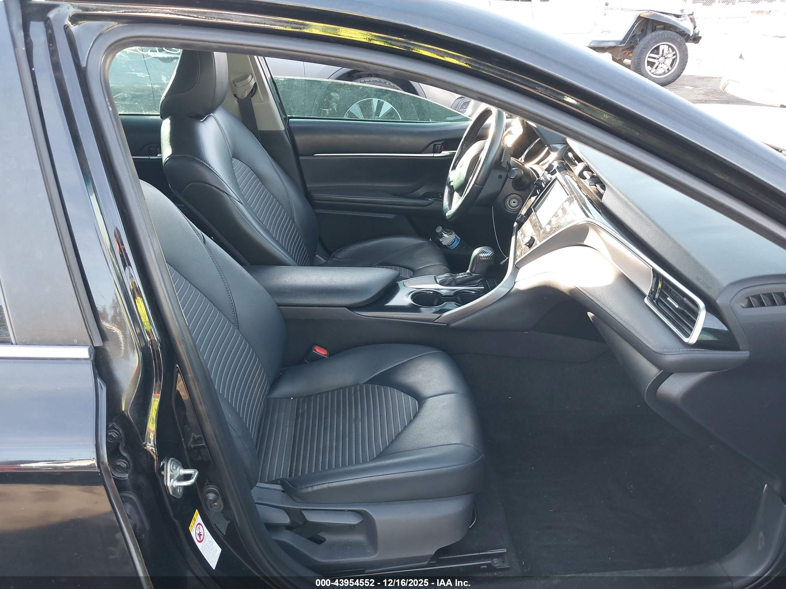 TOYOTA CAMRY image 5