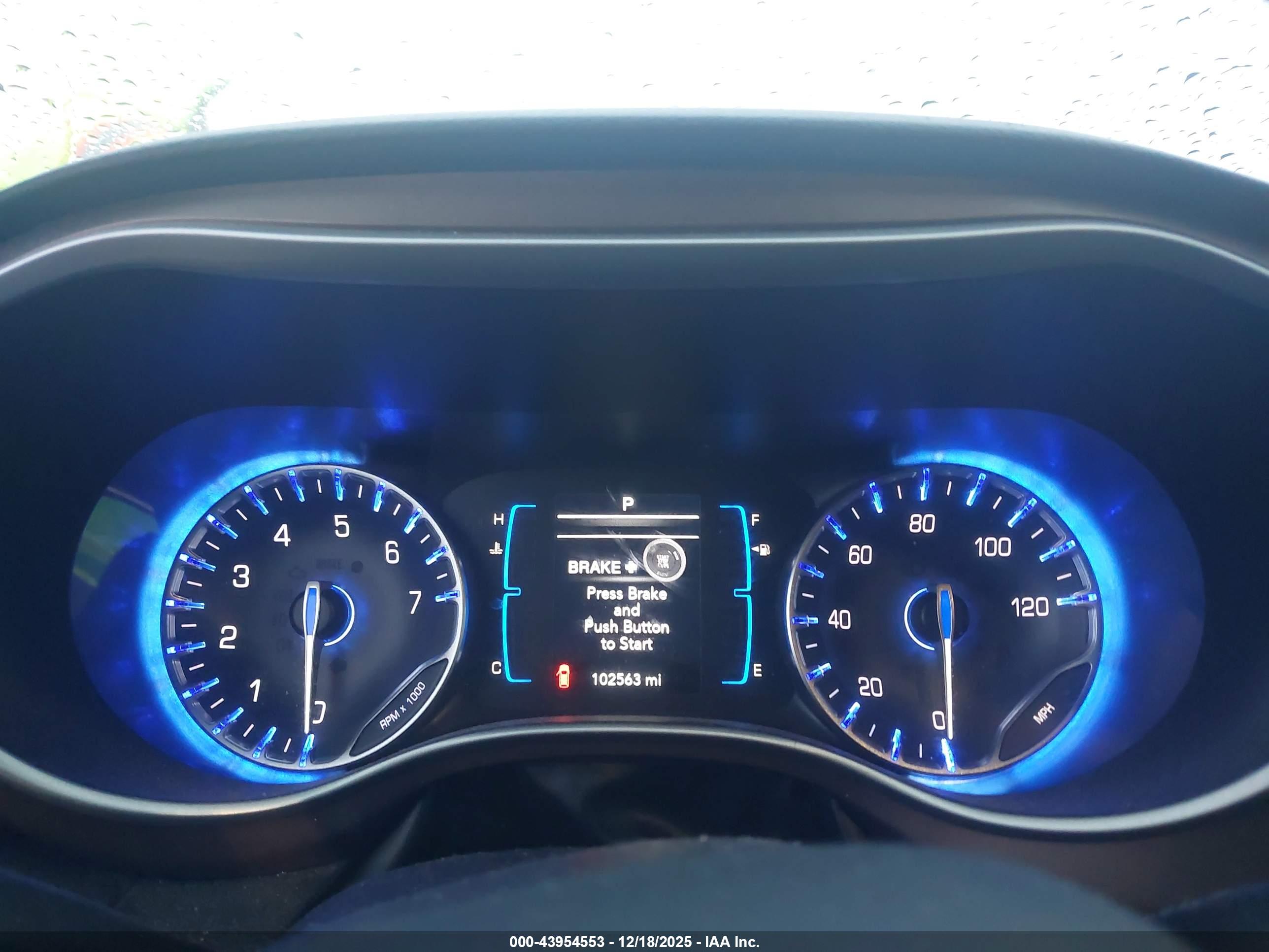 CHRYSLER PACIFICA image 7