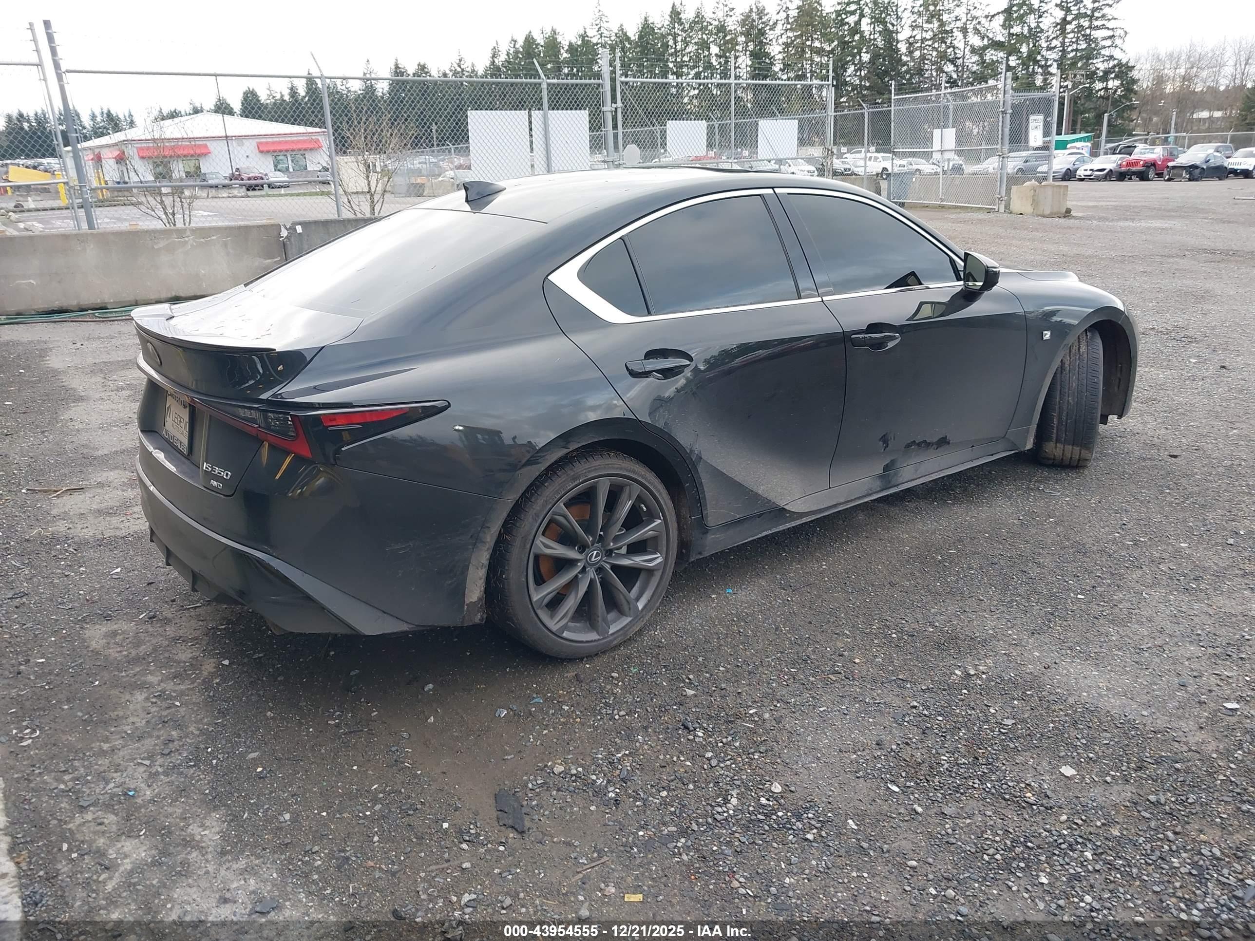 LEXUS IS image 4