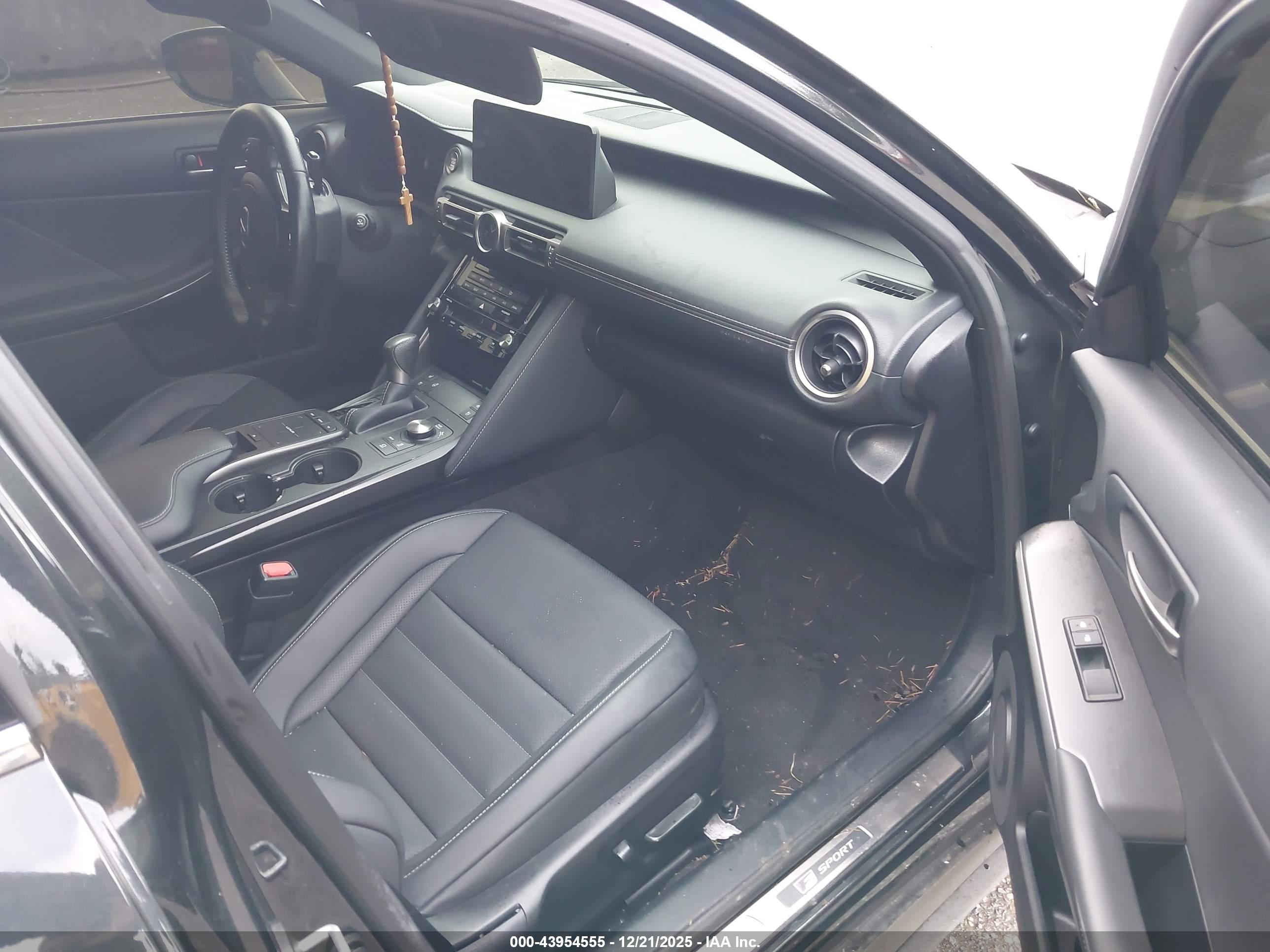 LEXUS IS image 5