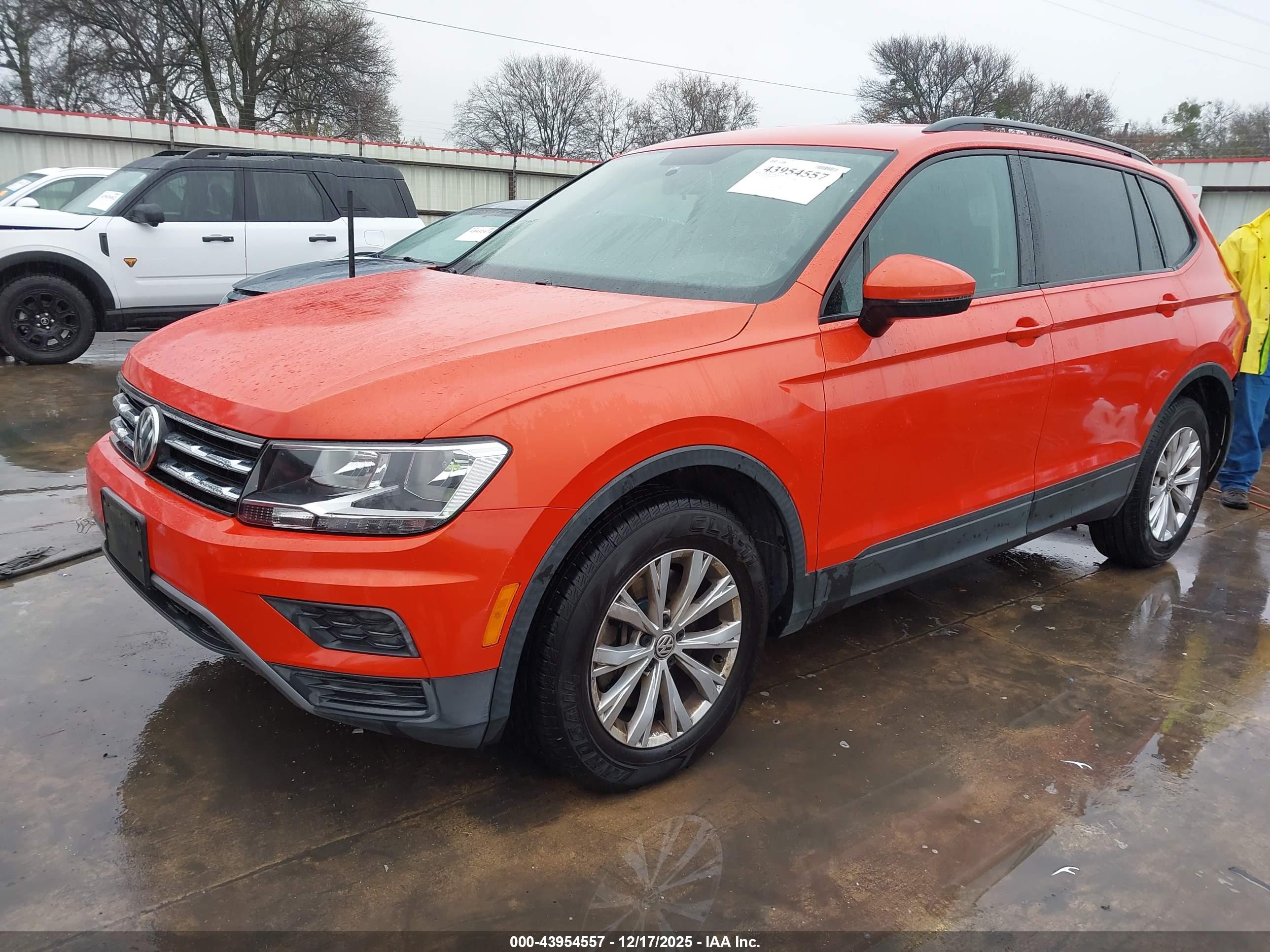 VOLKSWAGEN TIGUAN image 2