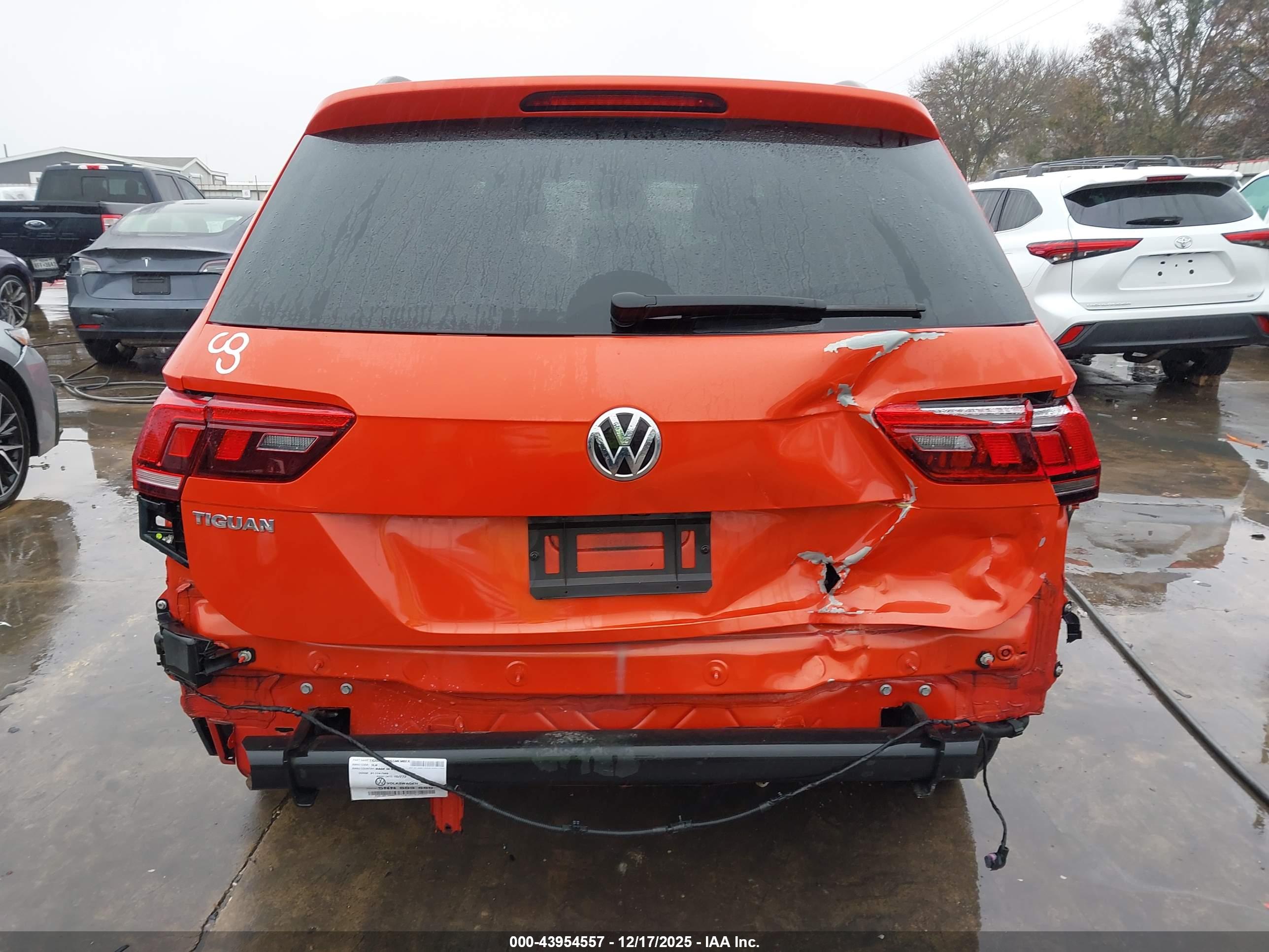 VOLKSWAGEN TIGUAN image 6