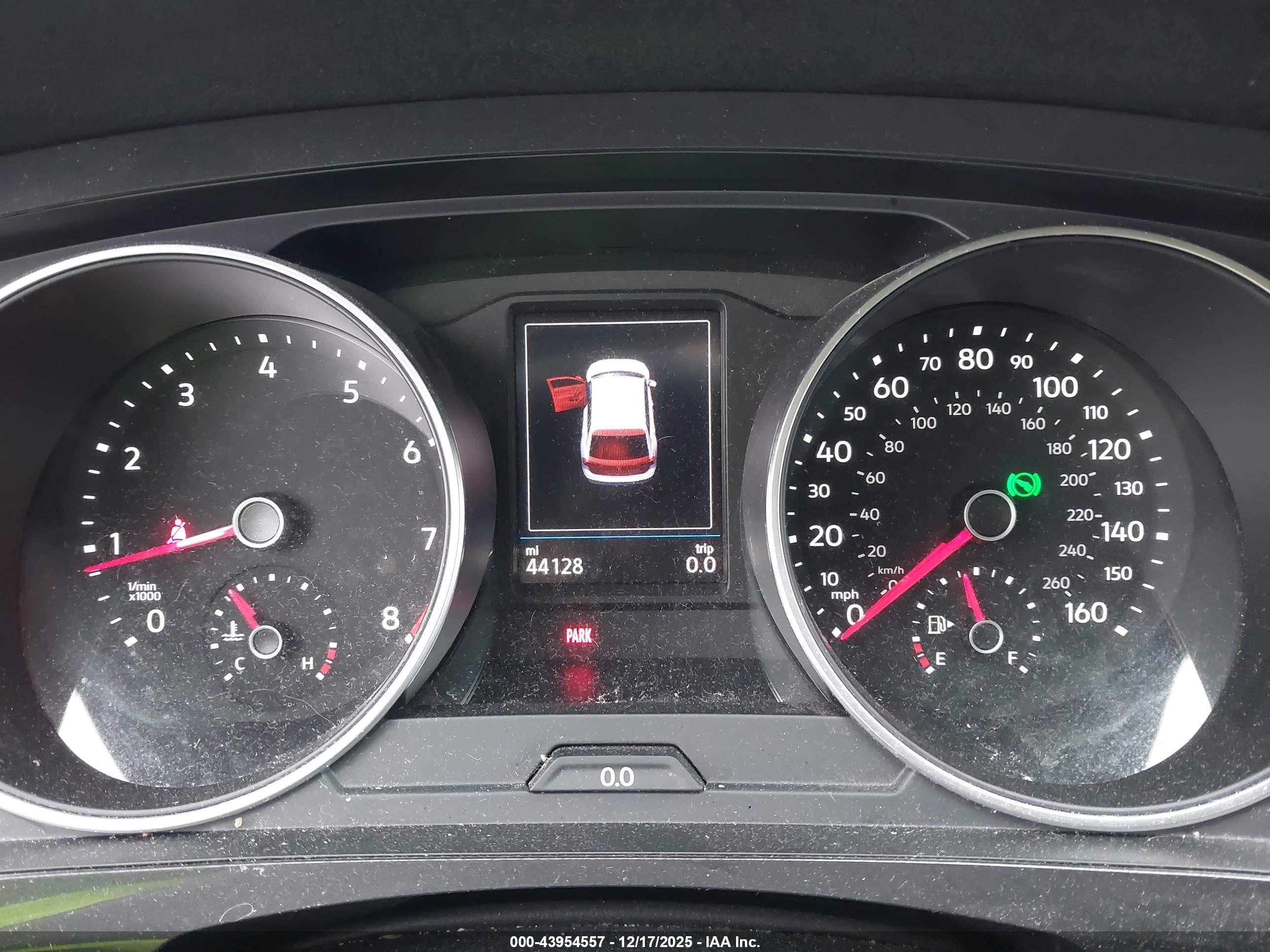 VOLKSWAGEN TIGUAN image 7