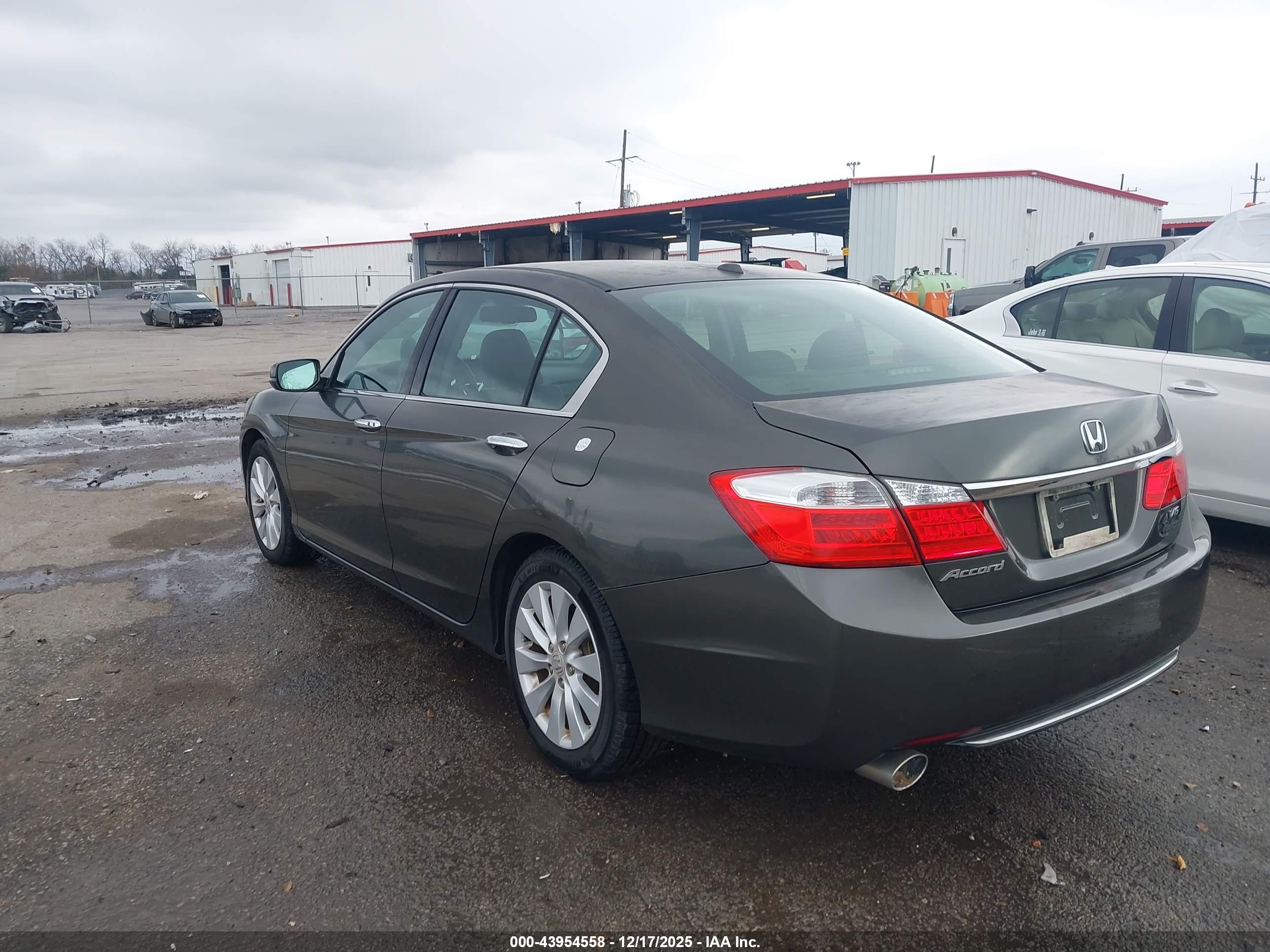 HONDA ACCORD image 3