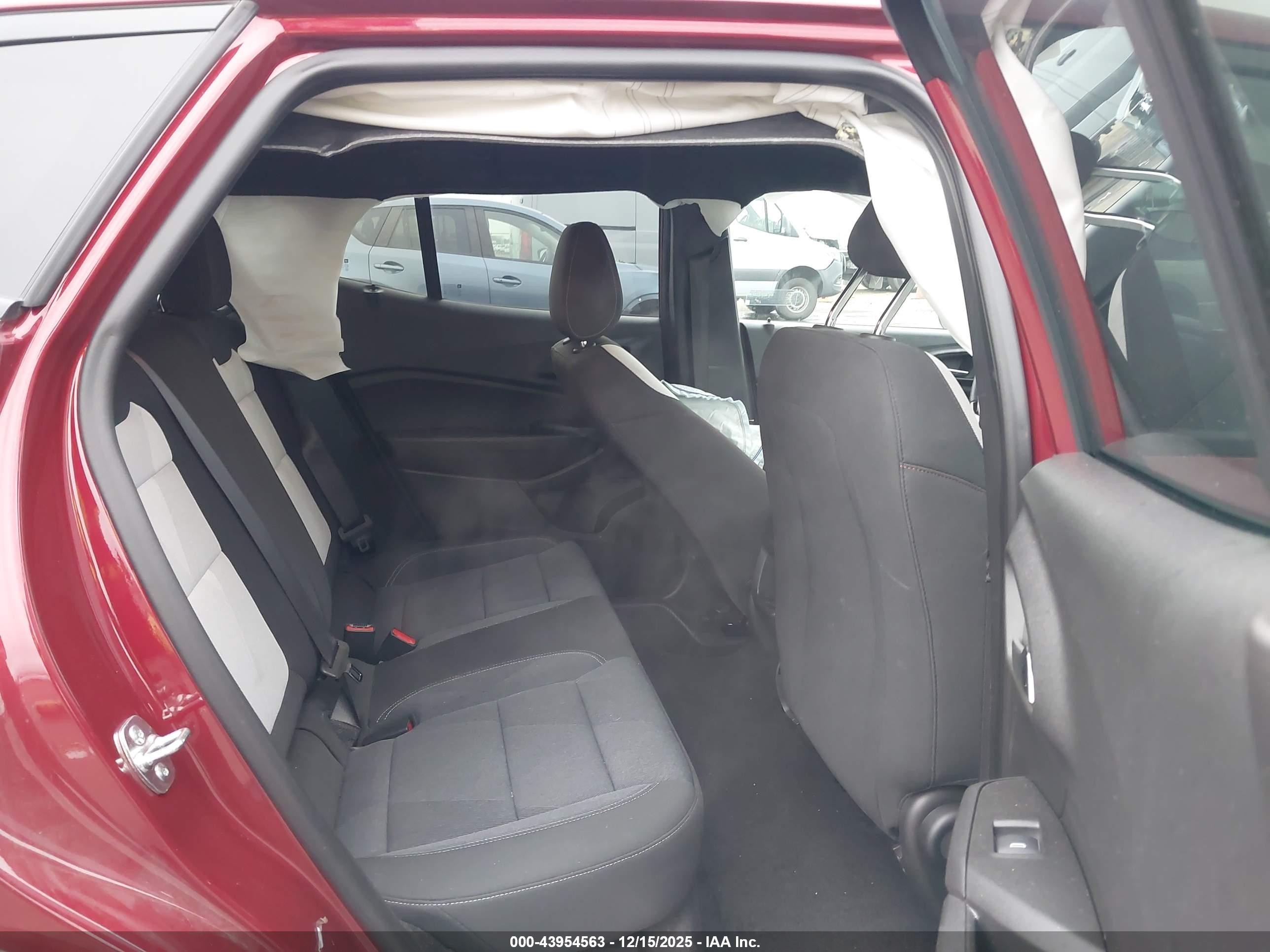 CHEVROLET TRAX image 8