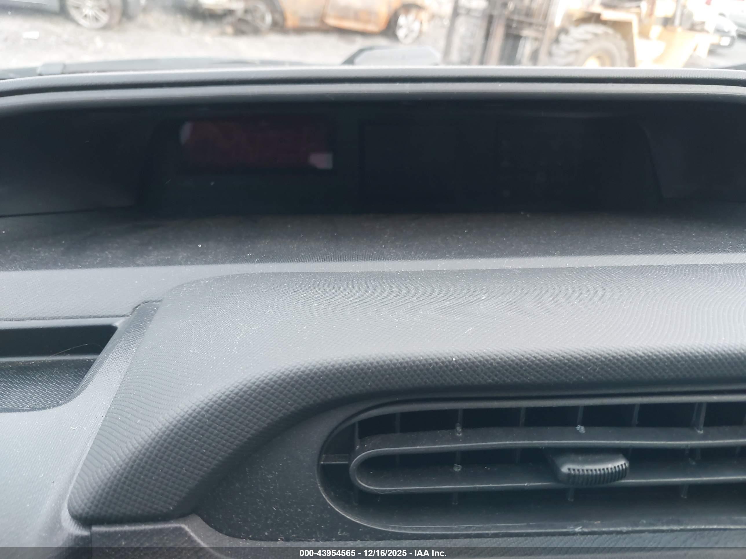 TOYOTA PRIUS image 7