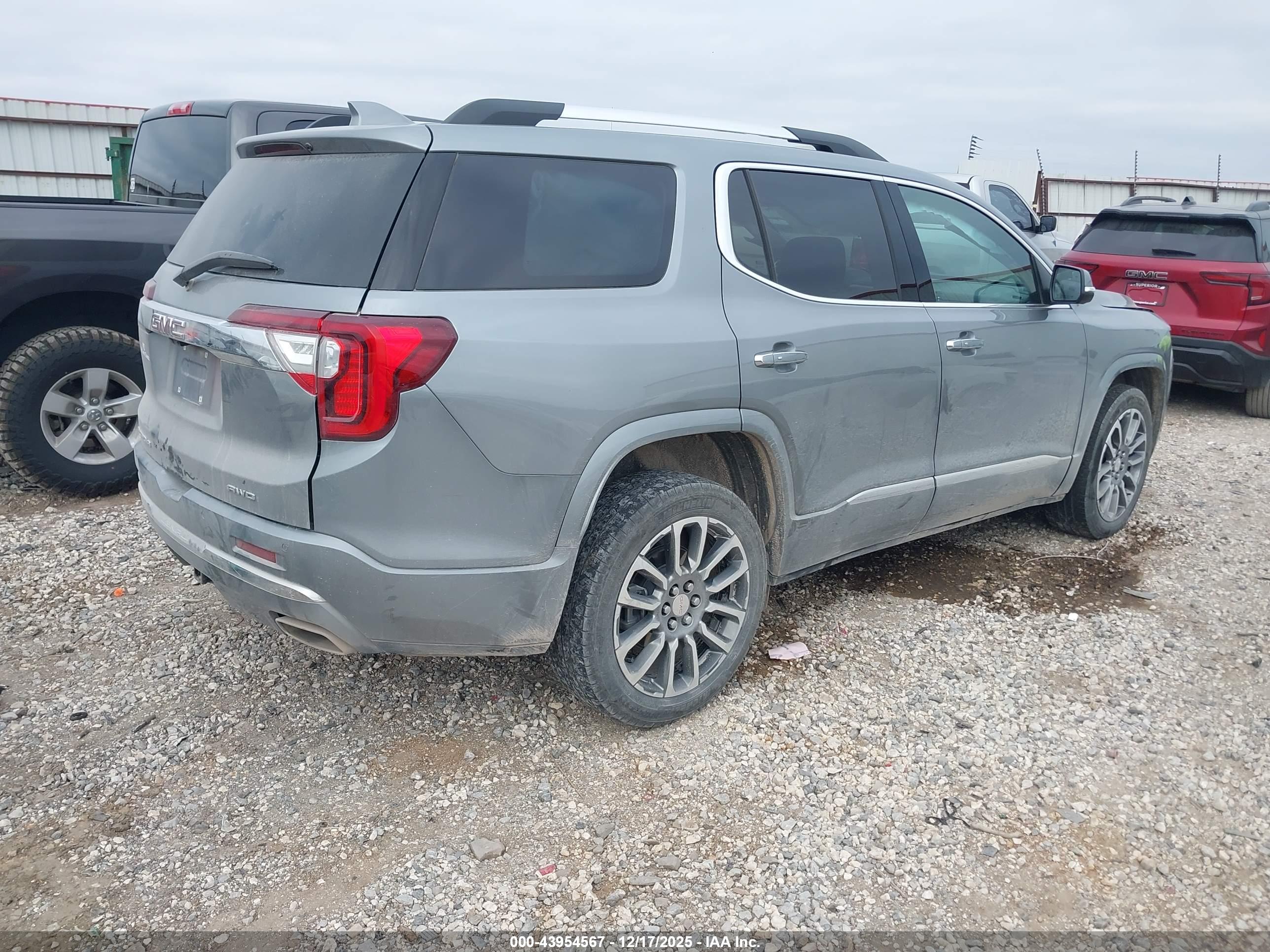 GMC ACADIA image 4