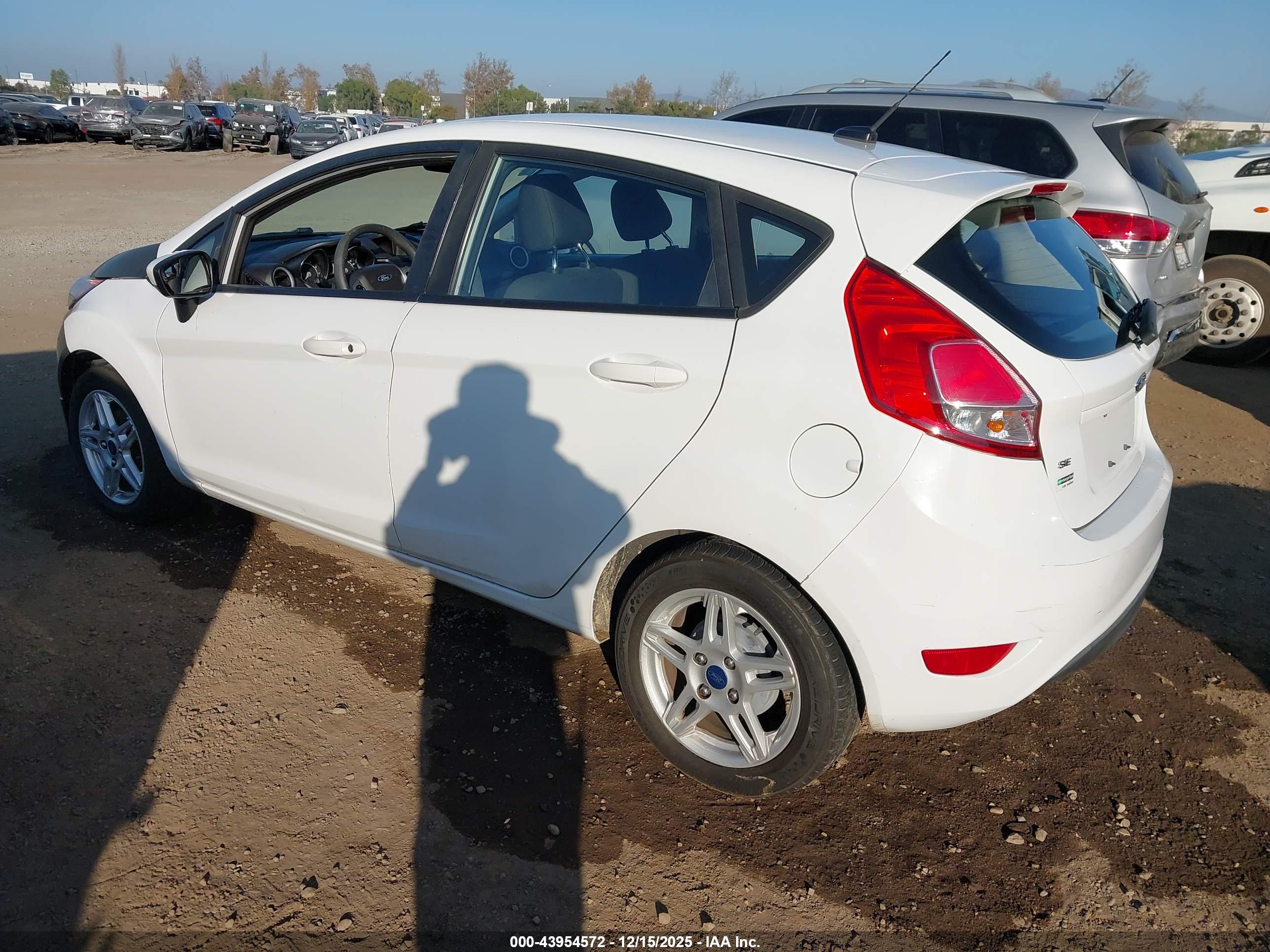 FORD FIESTA image 3
