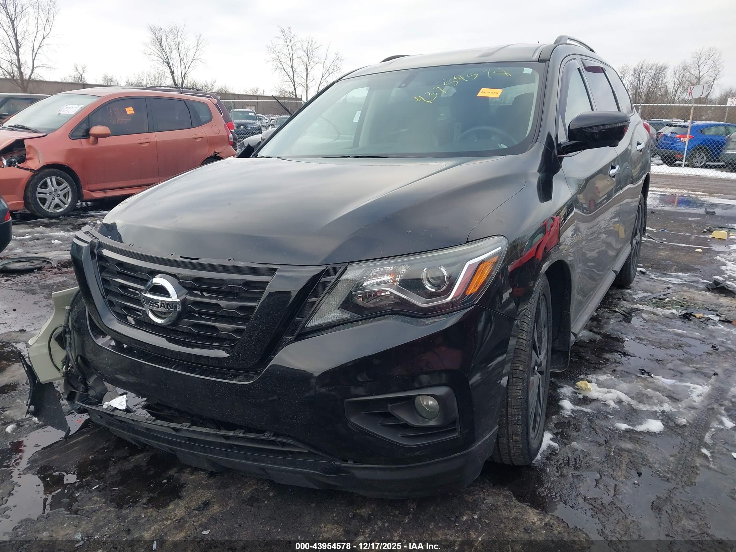 NISSAN PATHFINDER image 2