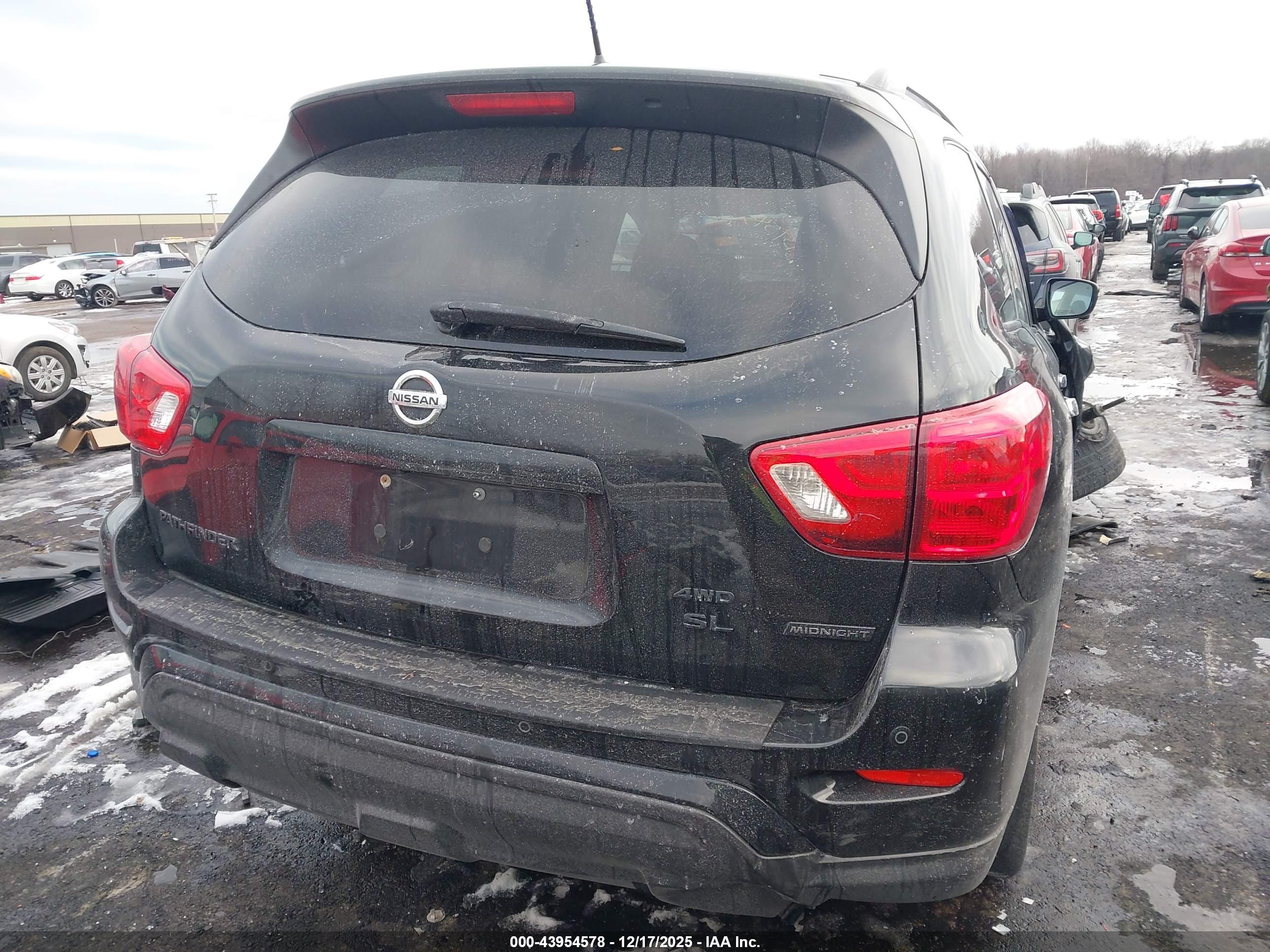 NISSAN PATHFINDER image 4