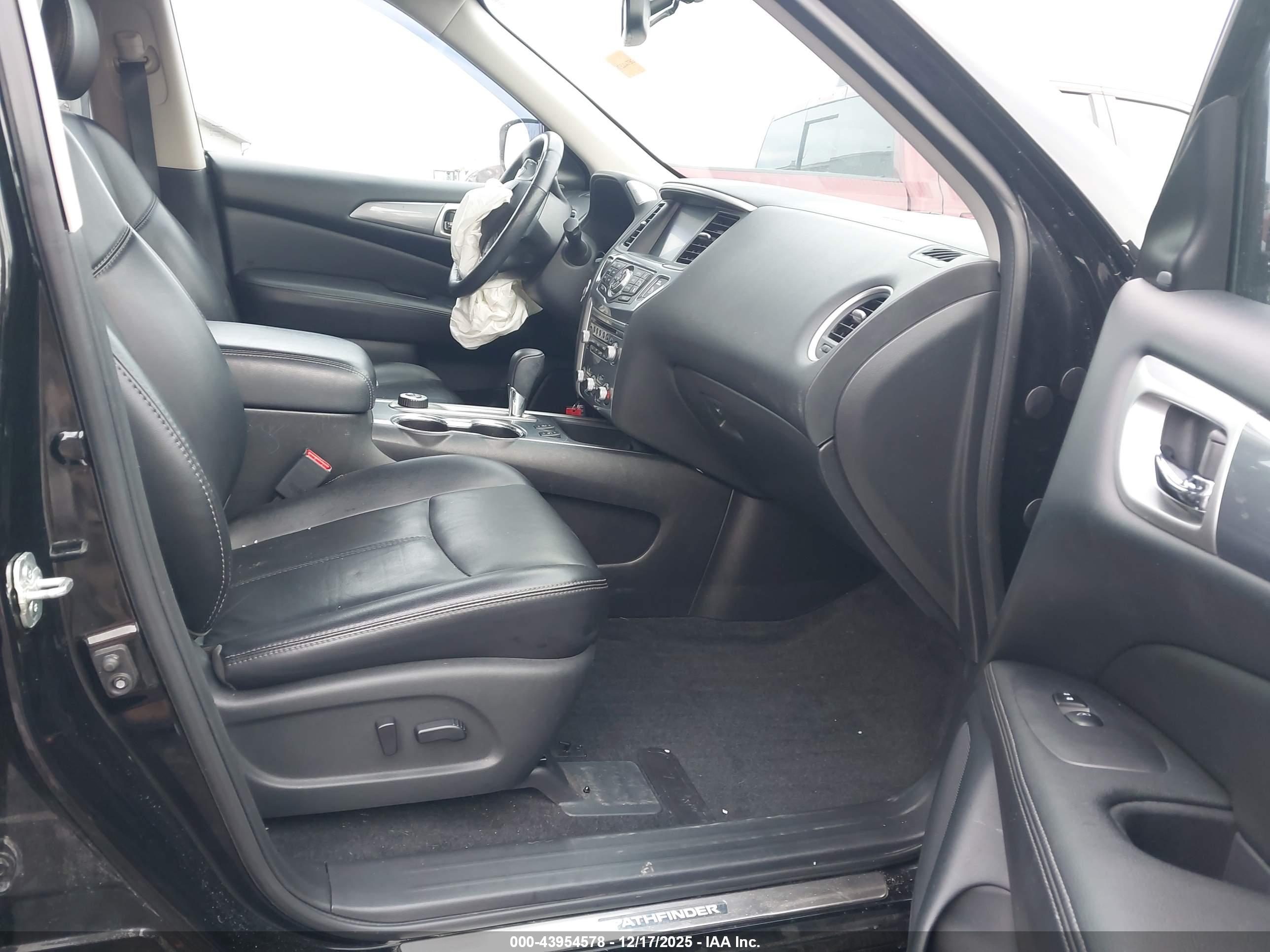 NISSAN PATHFINDER image 5