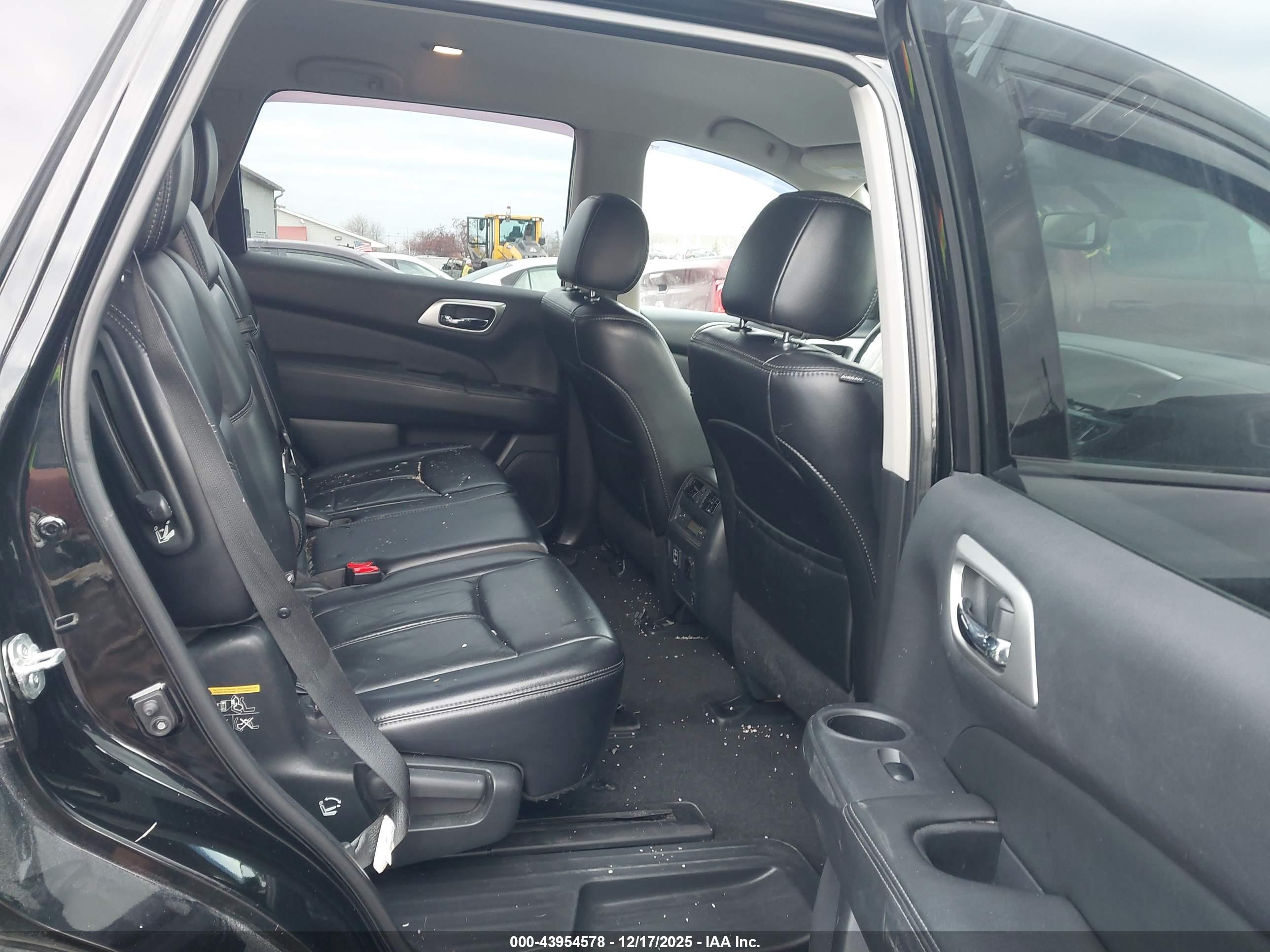 NISSAN PATHFINDER image 8