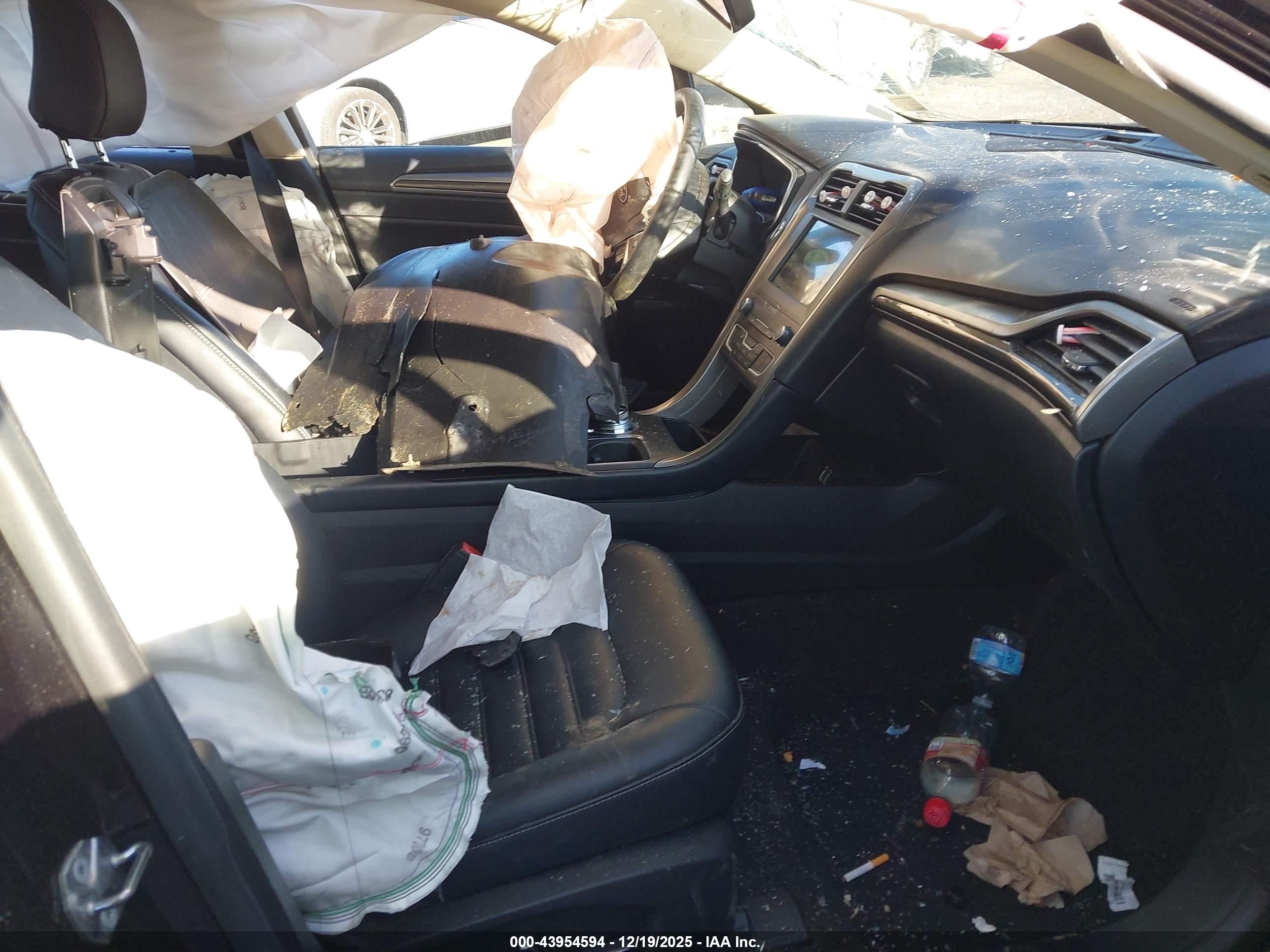 FORD FUSION image 5