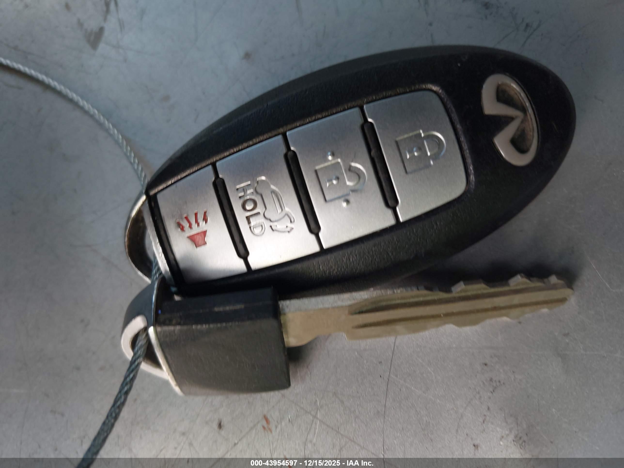 INFINITI JX35 image 11