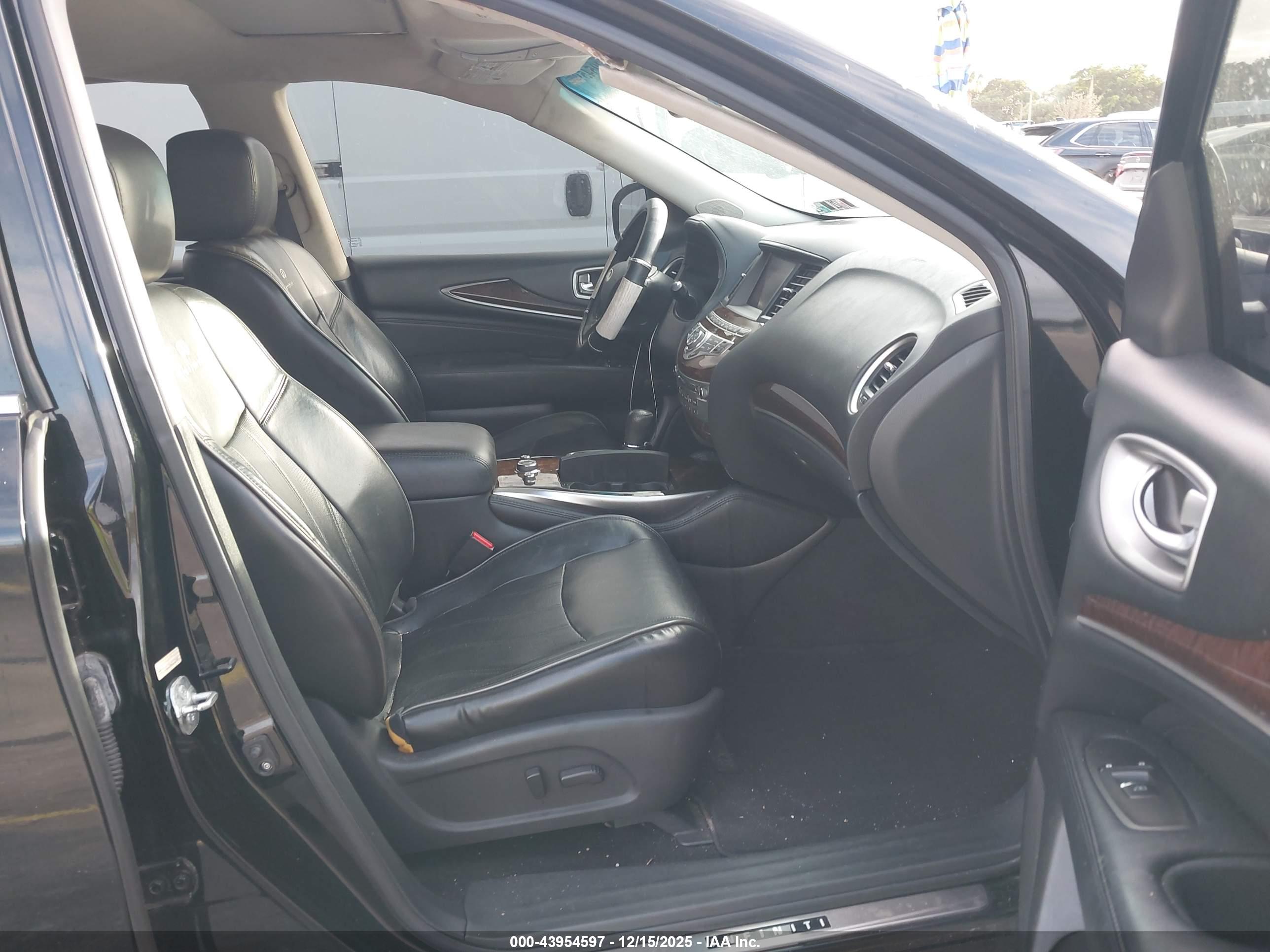 INFINITI JX35 image 5