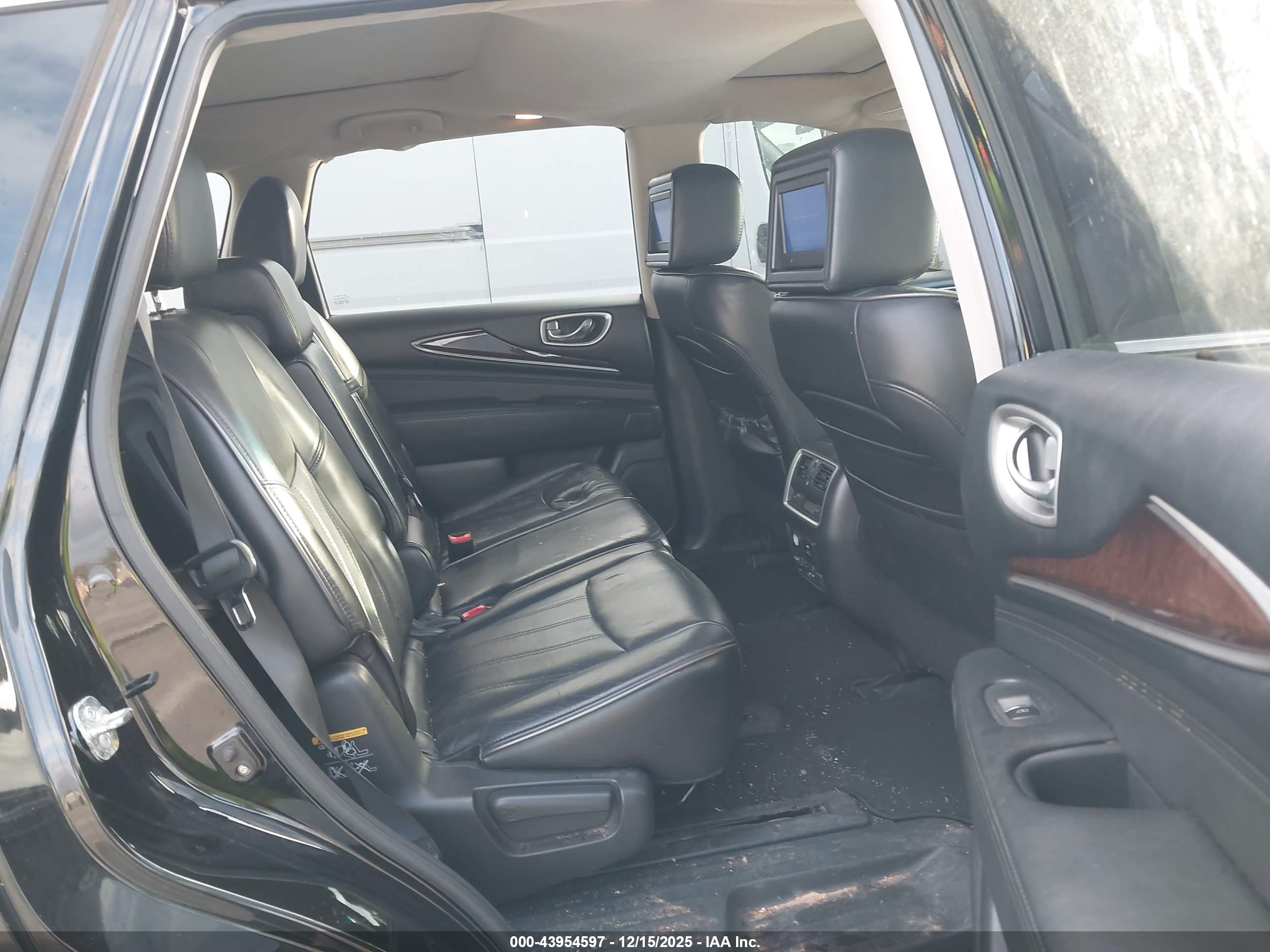 INFINITI JX35 image 8