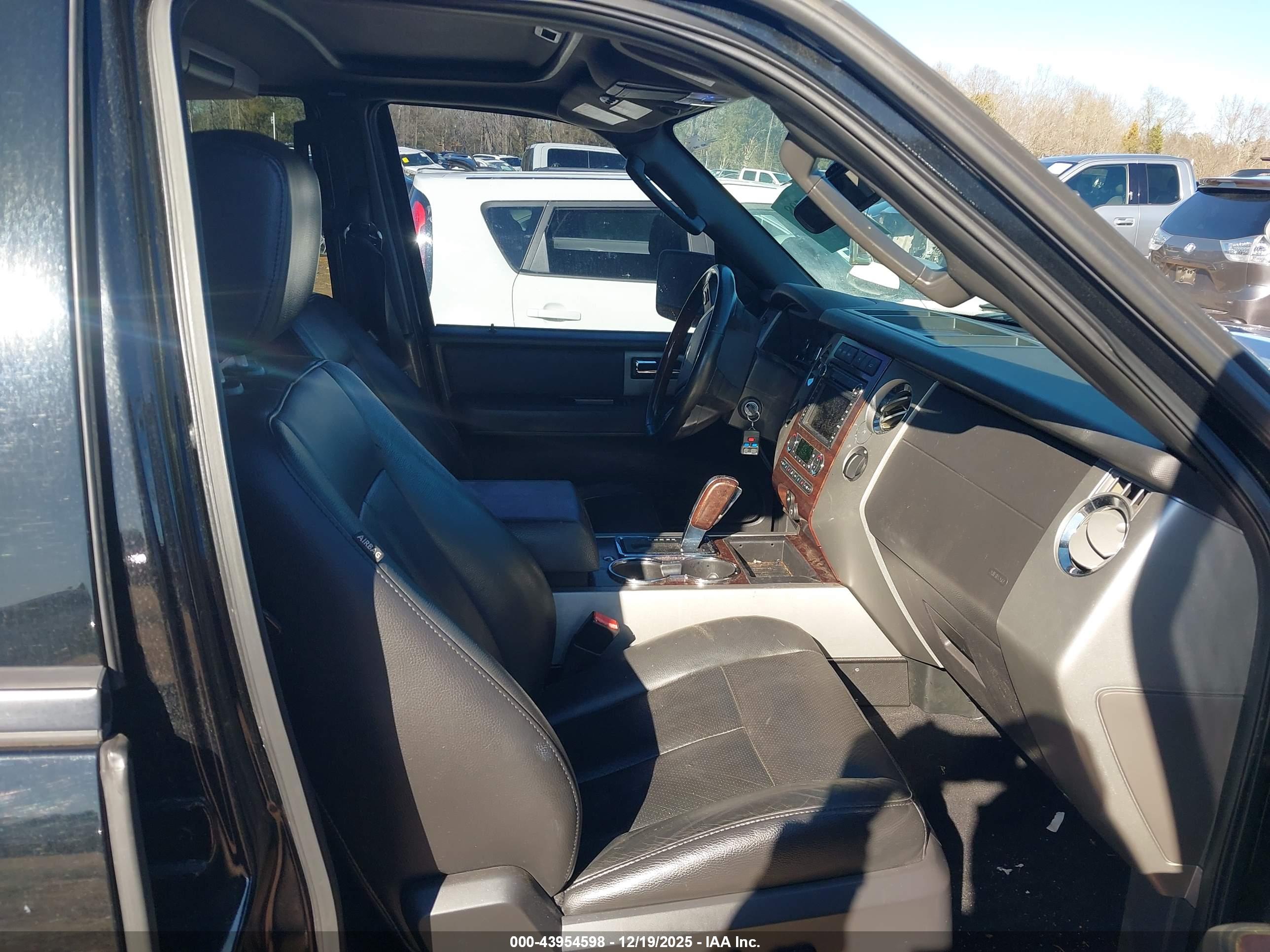 FORD EXPEDITION image 5