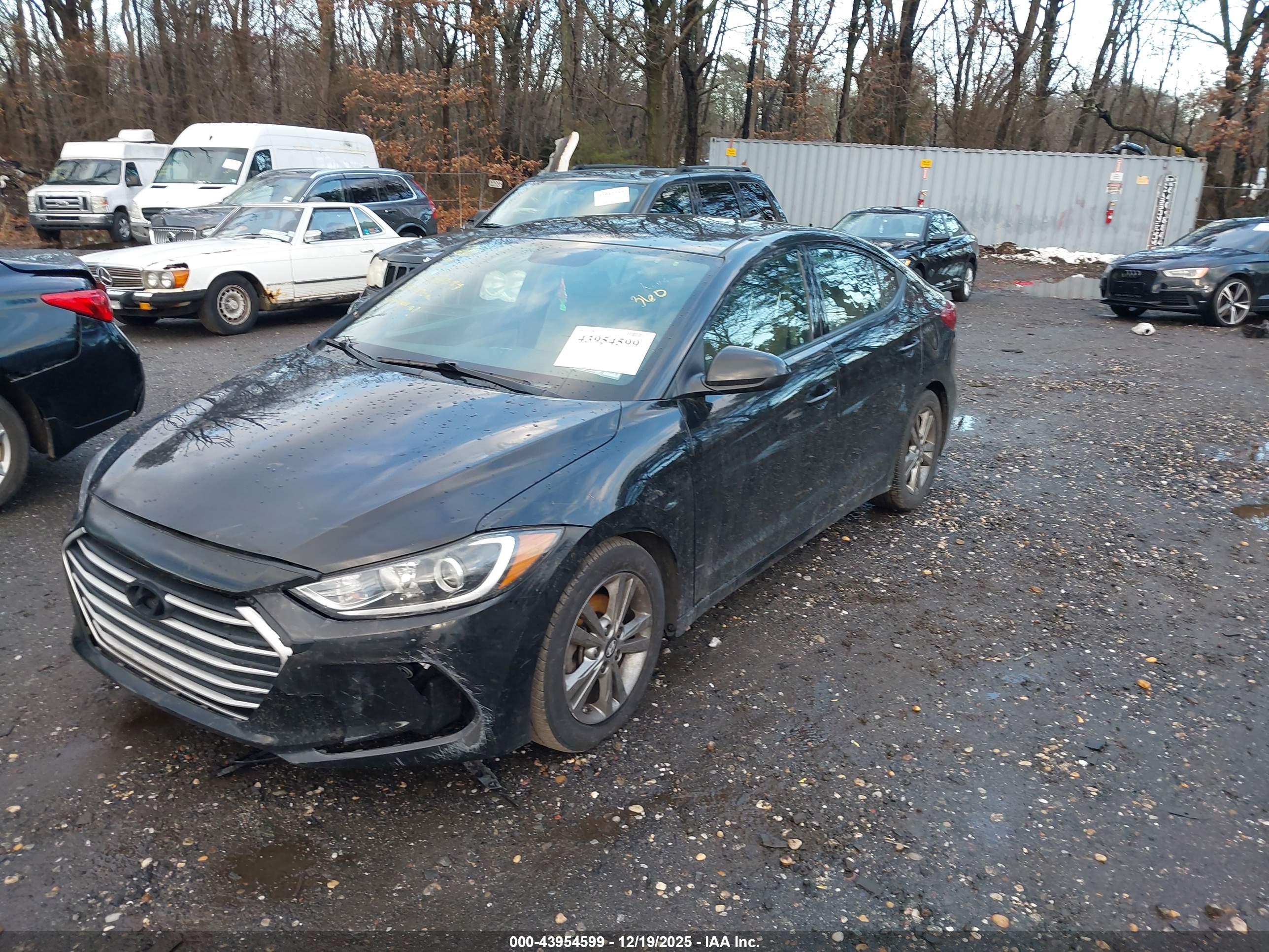 HYUNDAI ELANTRA image 2