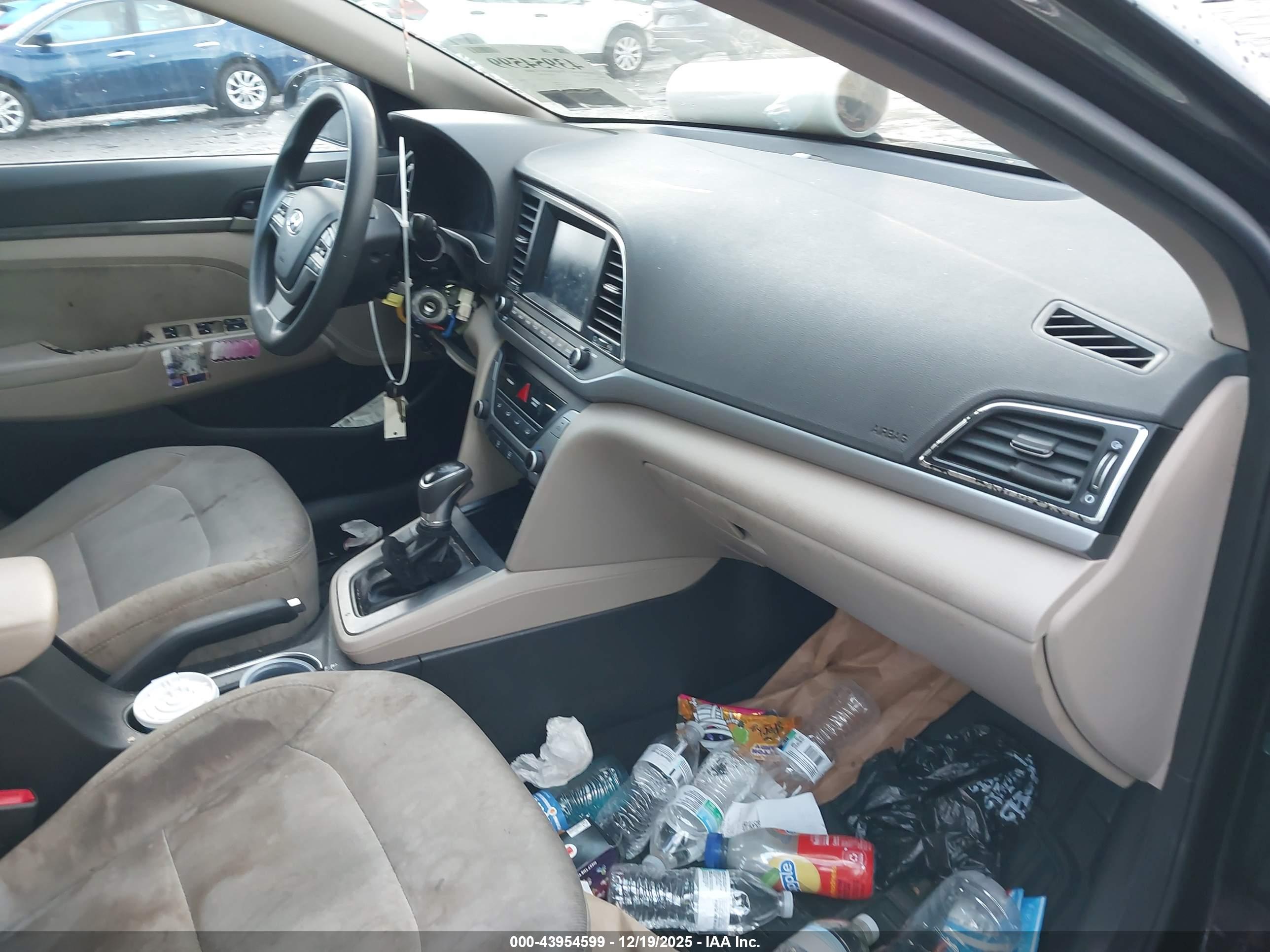 HYUNDAI ELANTRA image 5