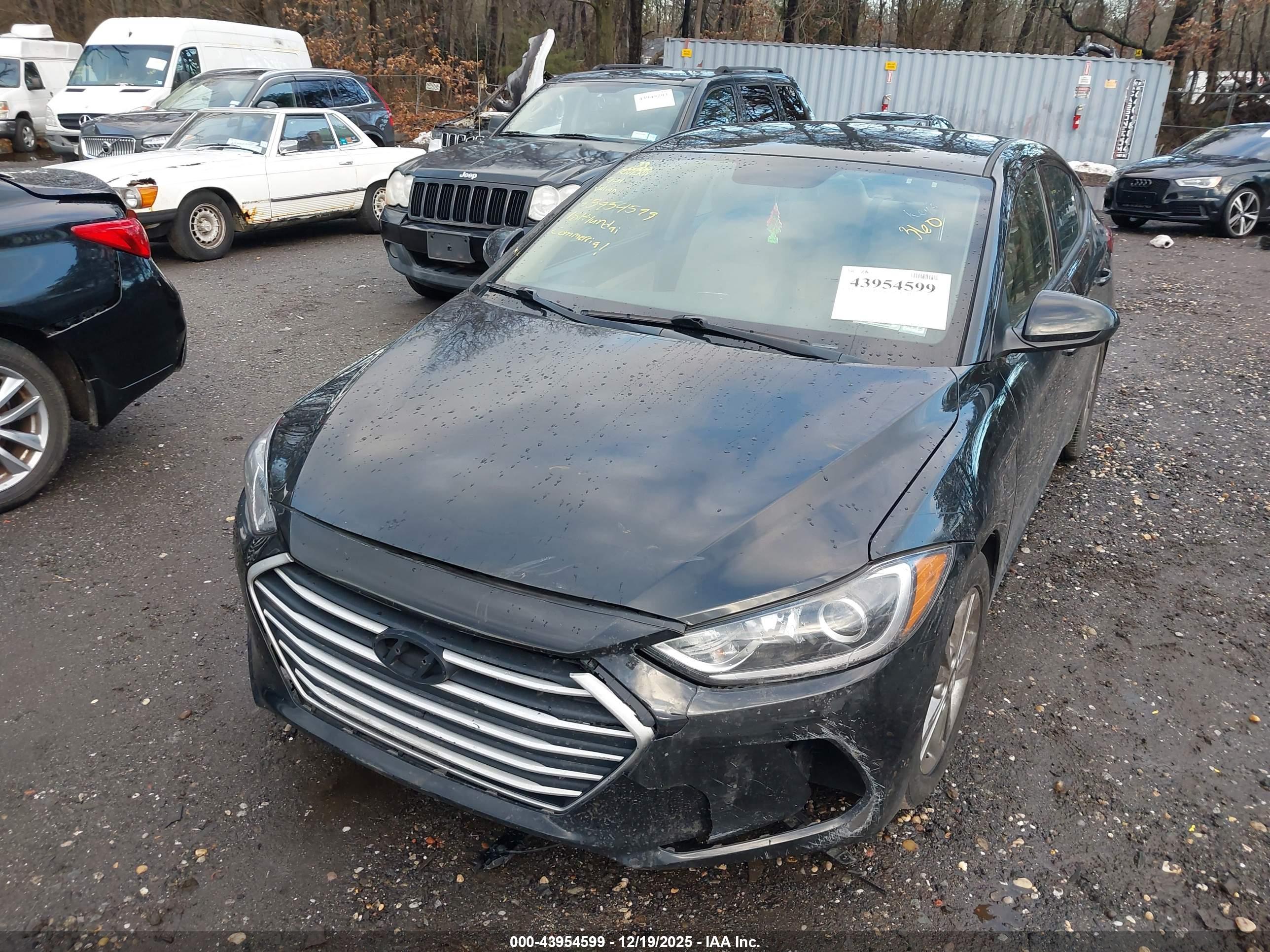 HYUNDAI ELANTRA image 6