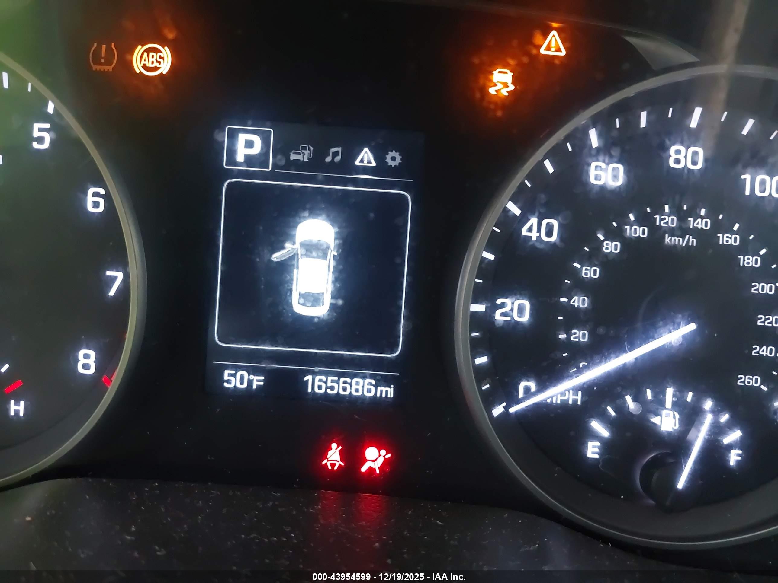 HYUNDAI ELANTRA image 7