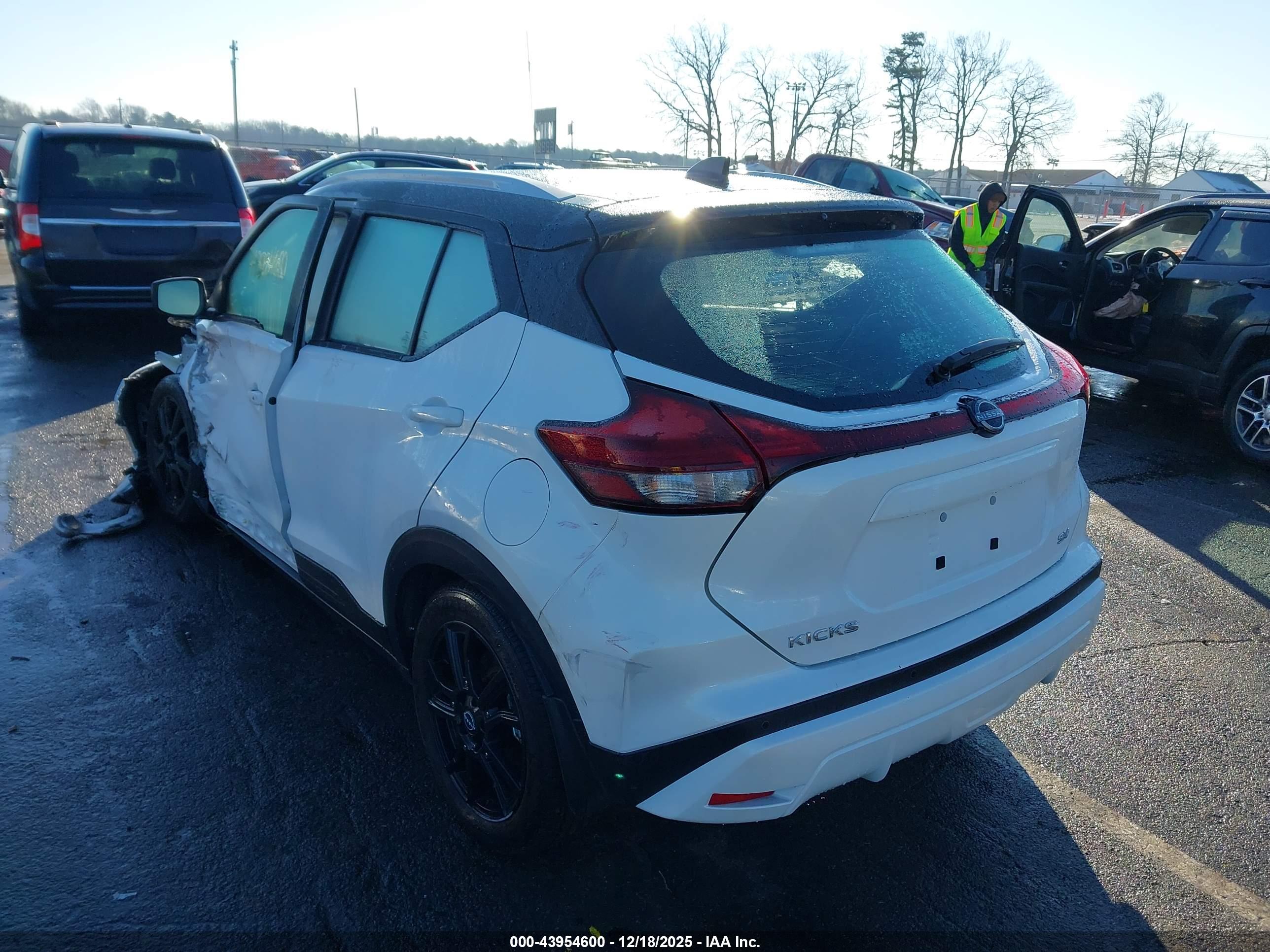 NISSAN KICKS image 3