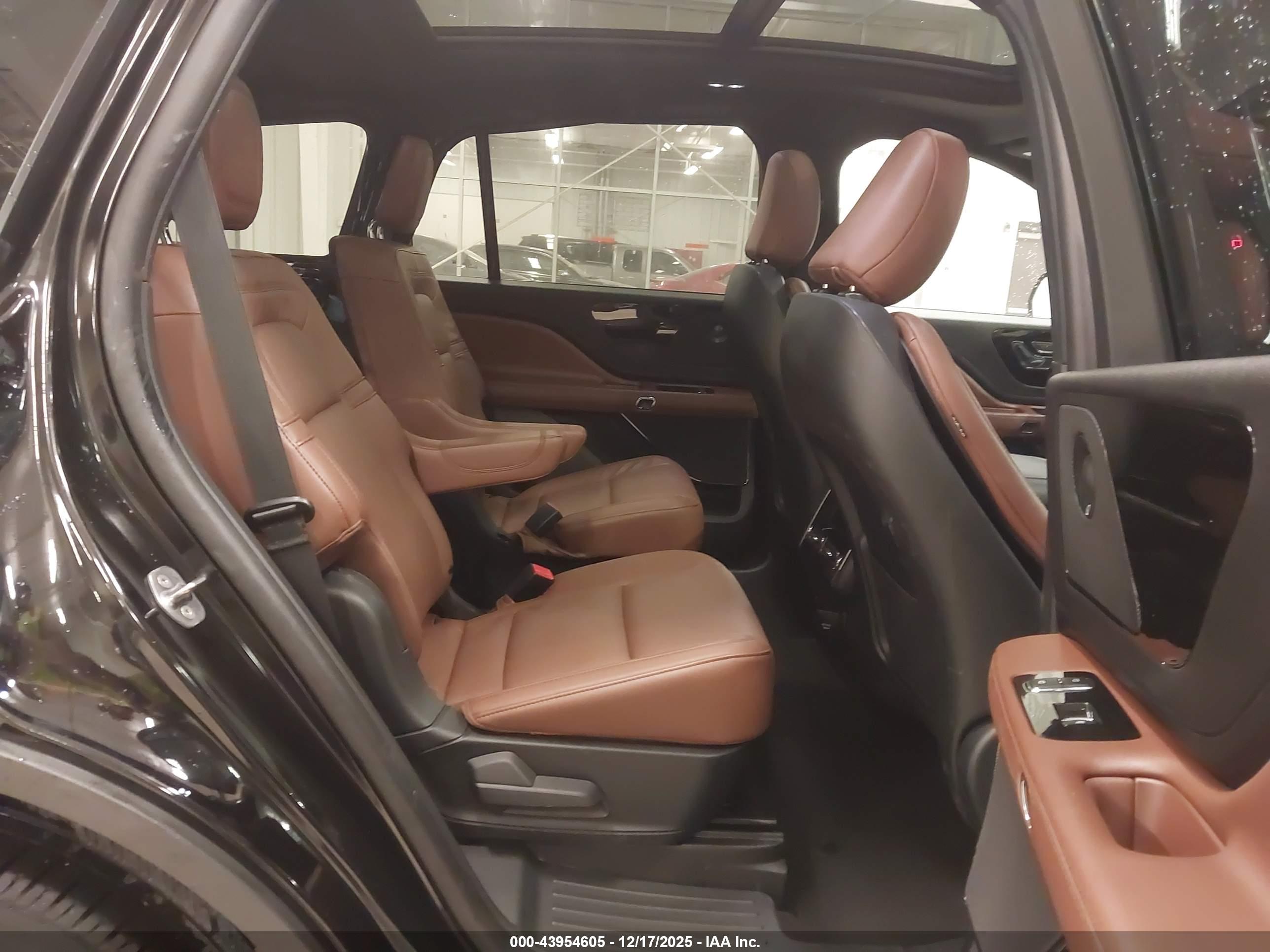 LINCOLN AVIATOR image 8