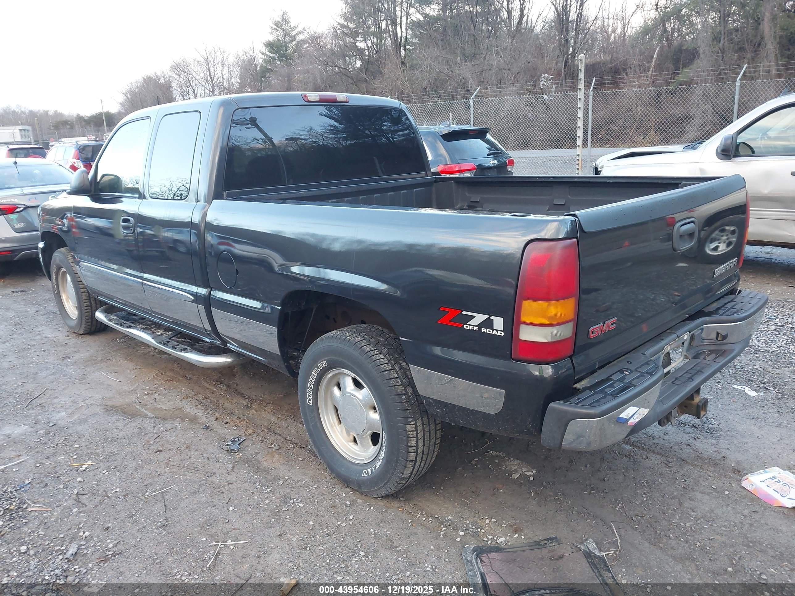 GMC SIERRA image 3