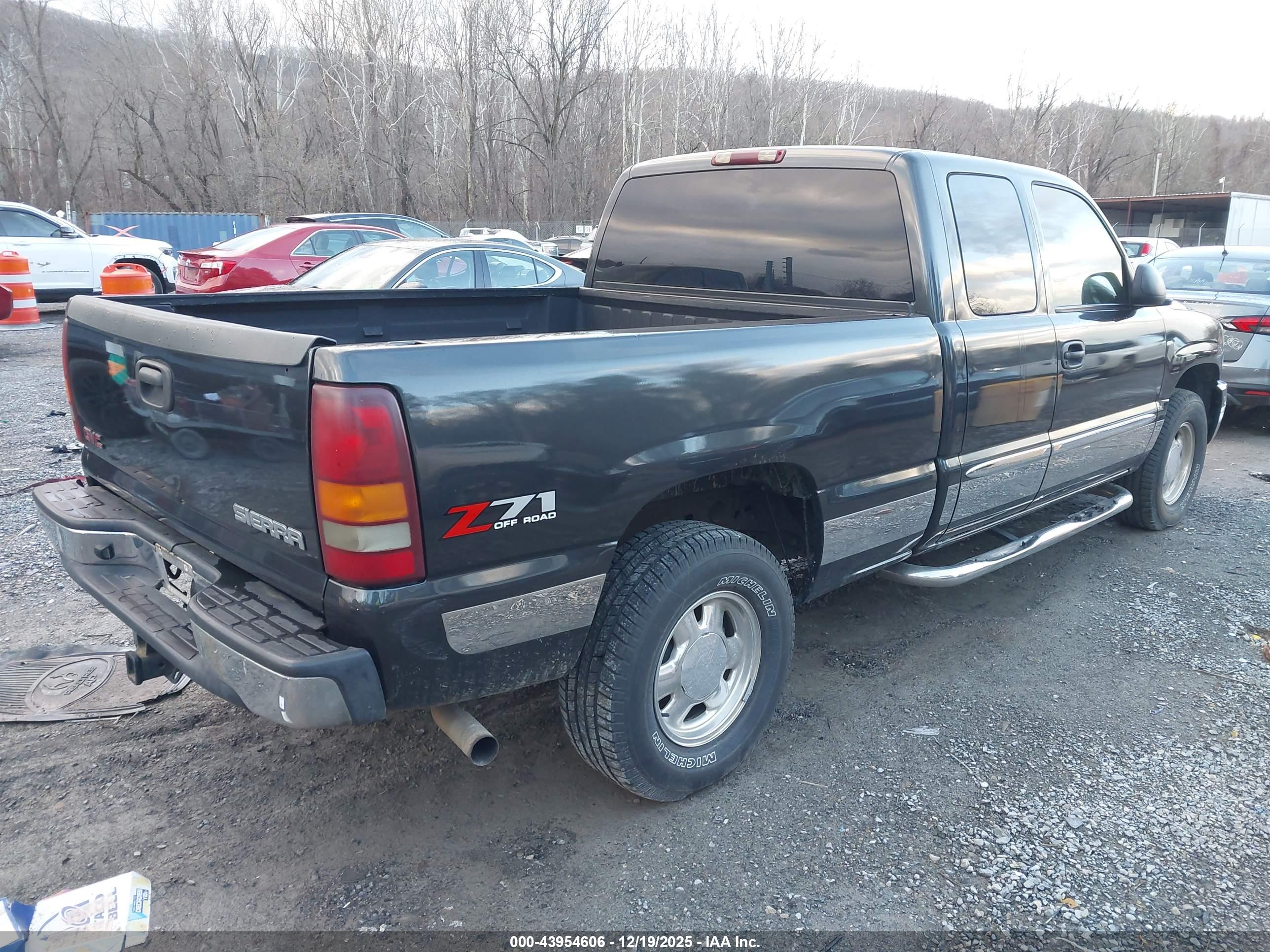 GMC SIERRA image 4