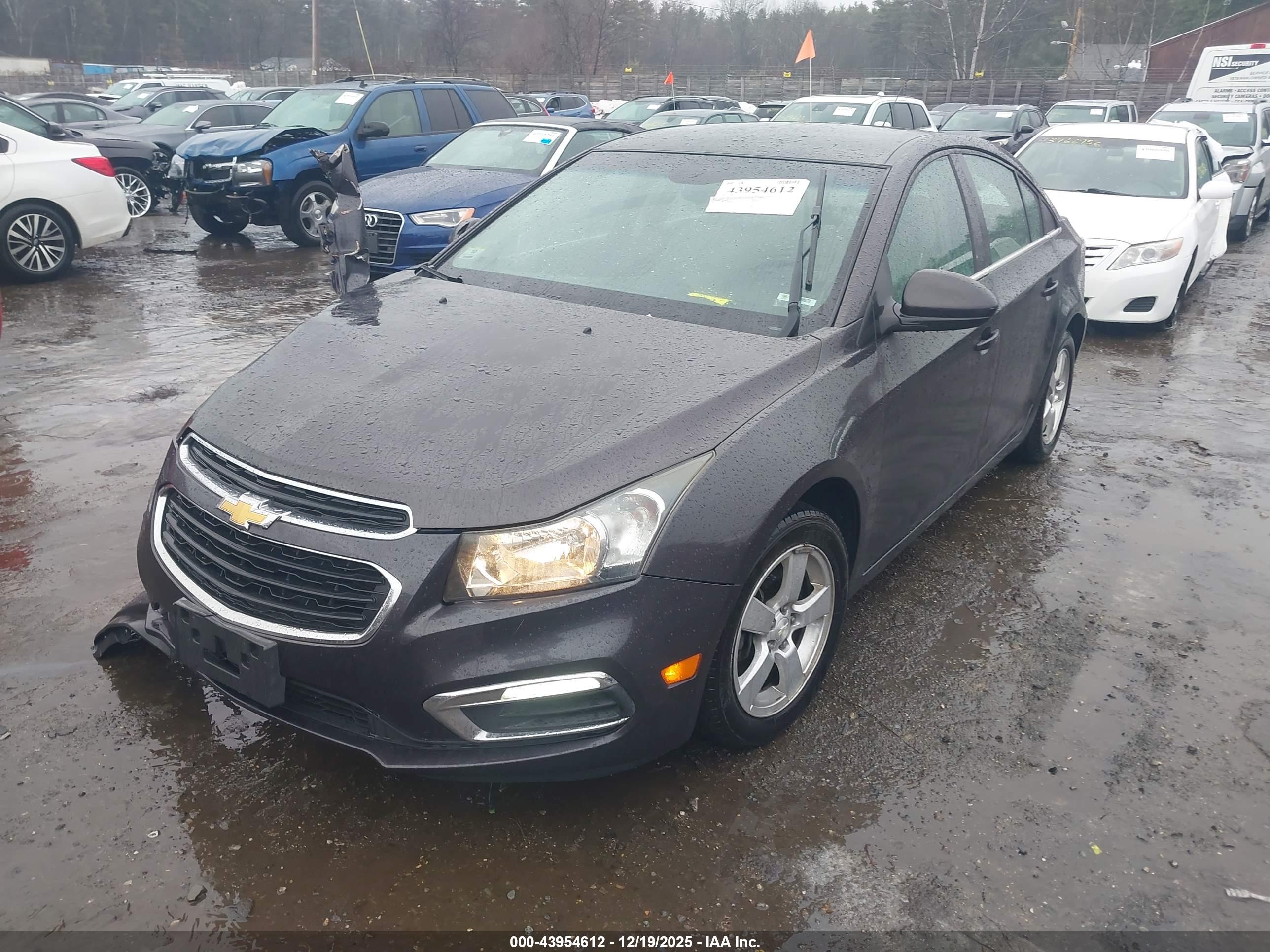 CHEVROLET CRUZE image 2