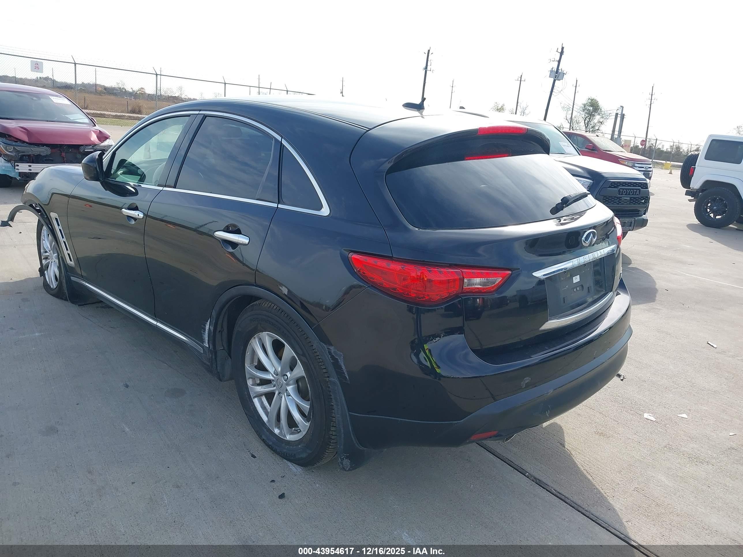 INFINITI FX37 image 3
