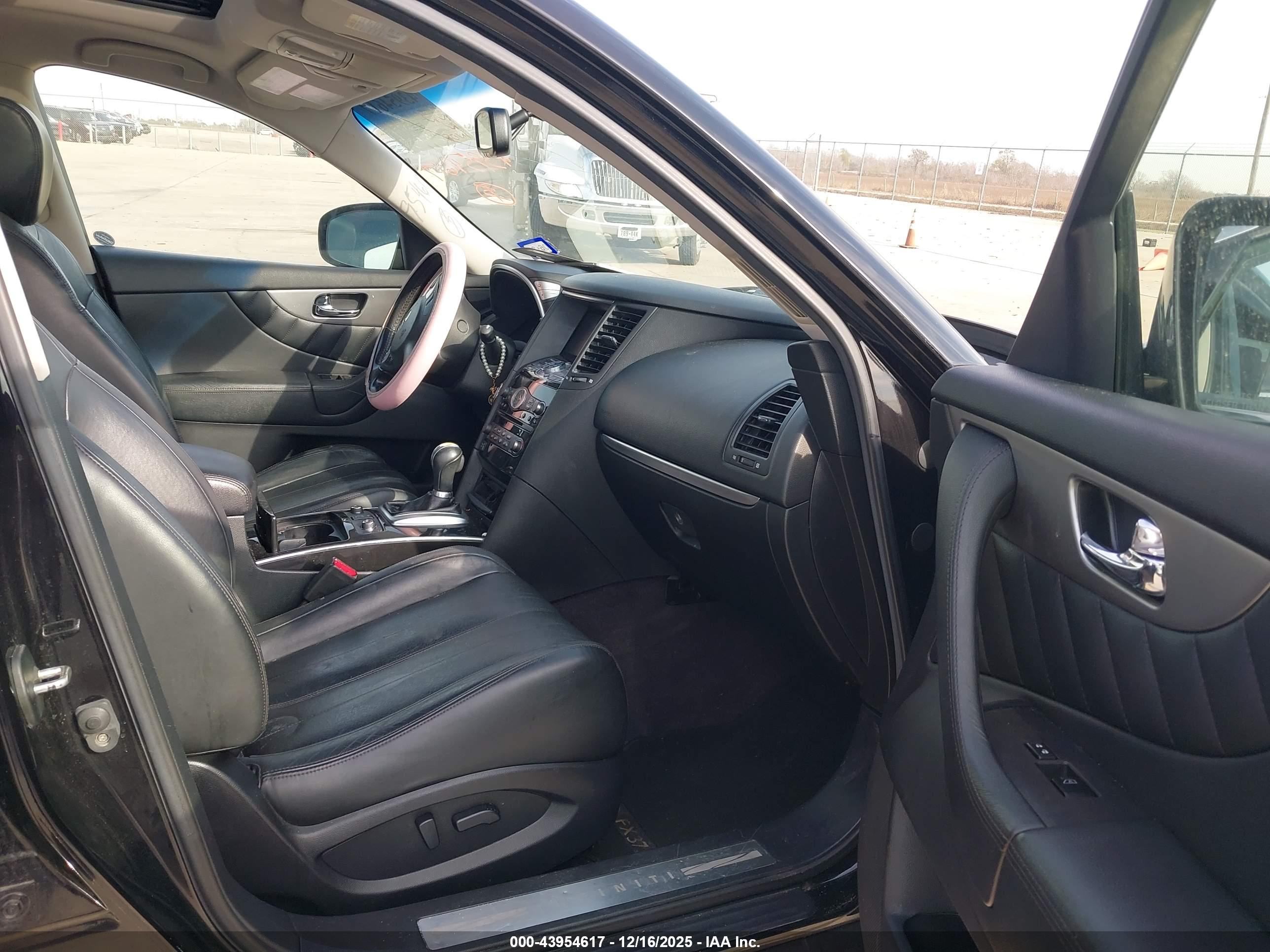INFINITI FX37 image 5