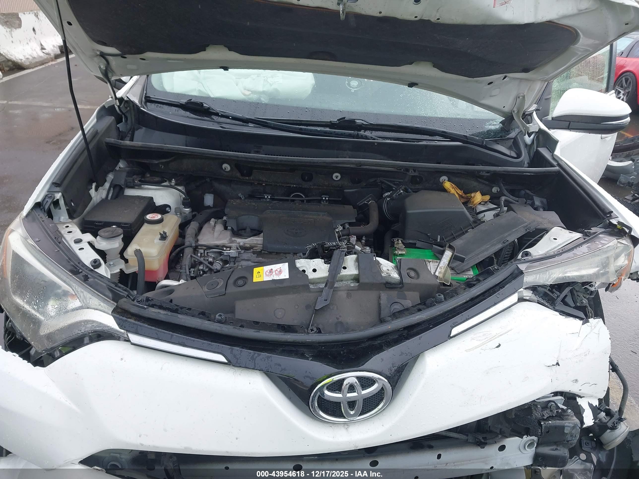 TOYOTA RAV4 image 10