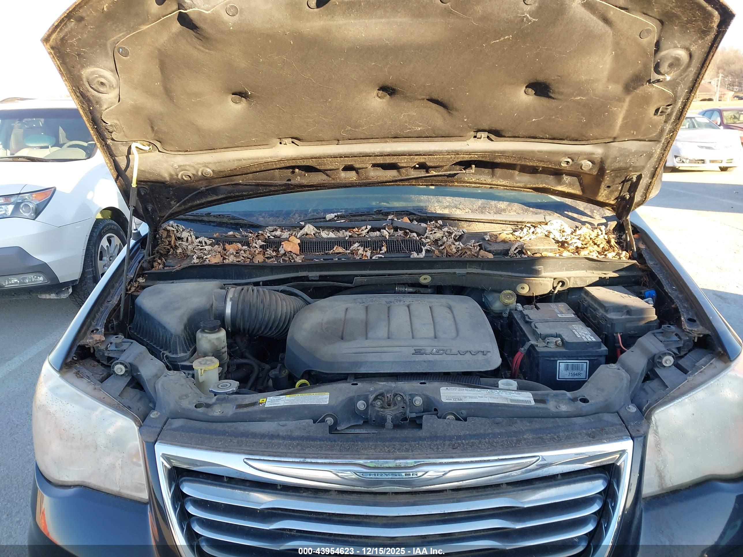 CHRYSLER TOWN image 10