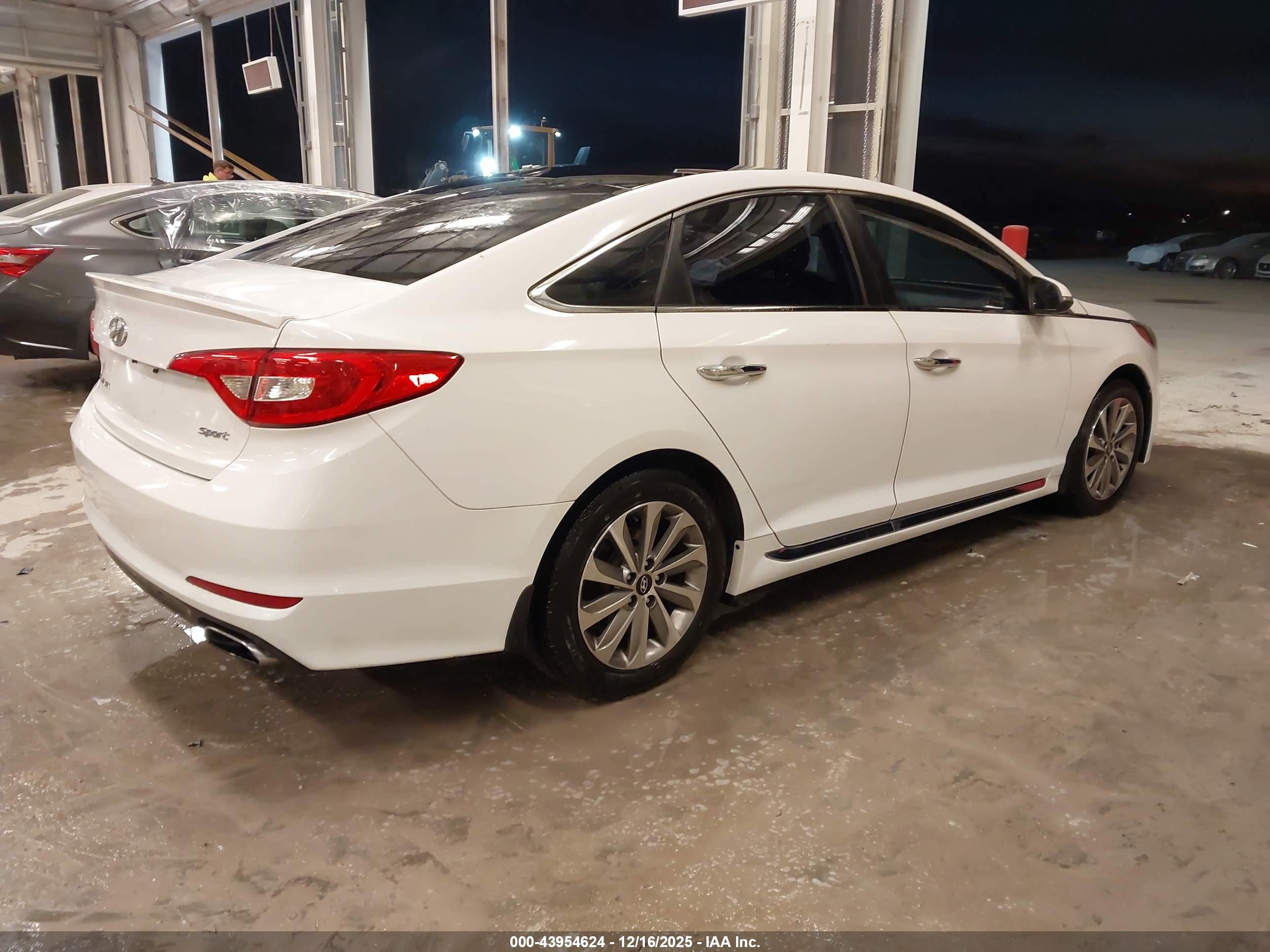 HYUNDAI SONATA image 4