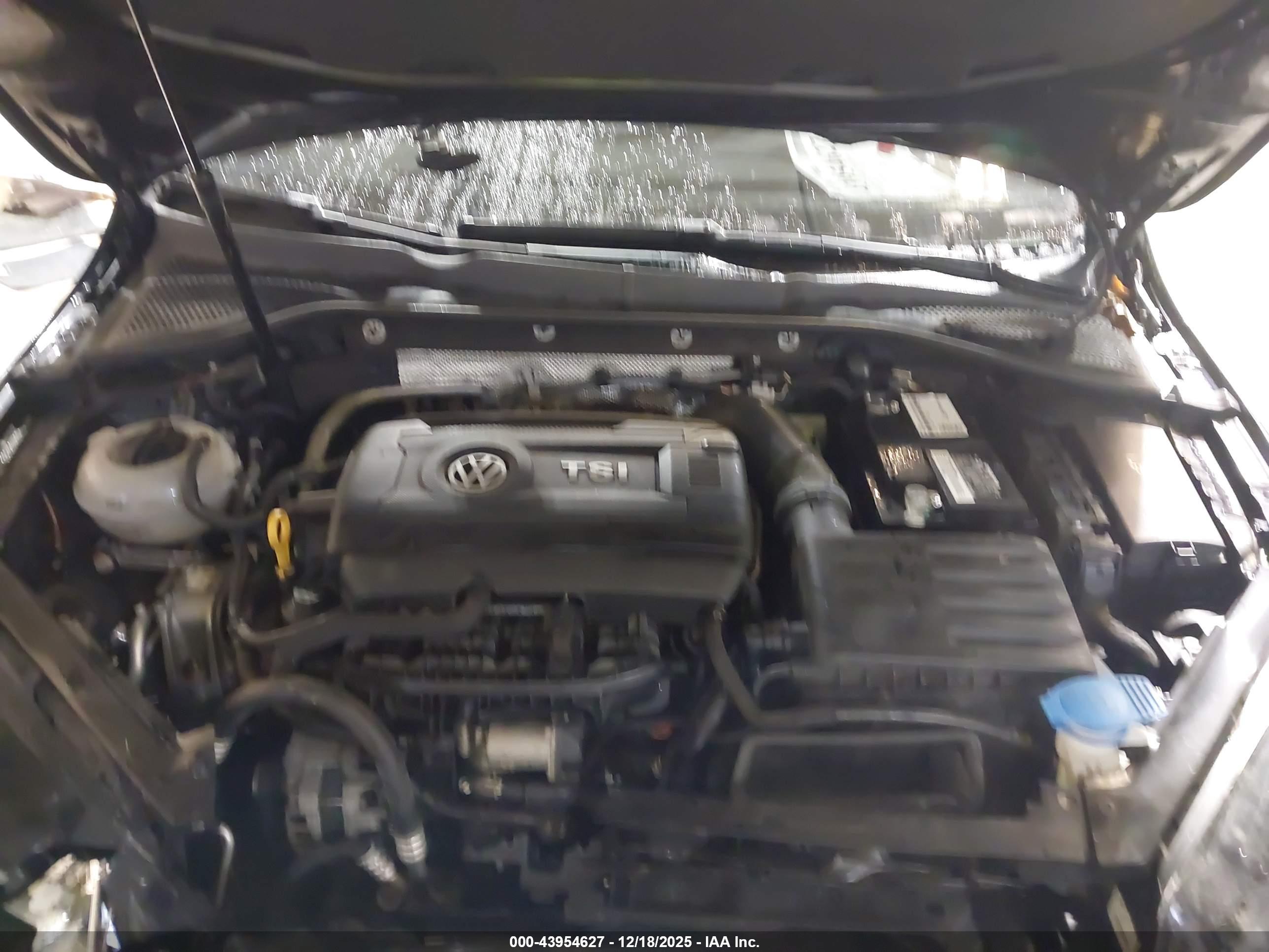VOLKSWAGEN GOLF image 10