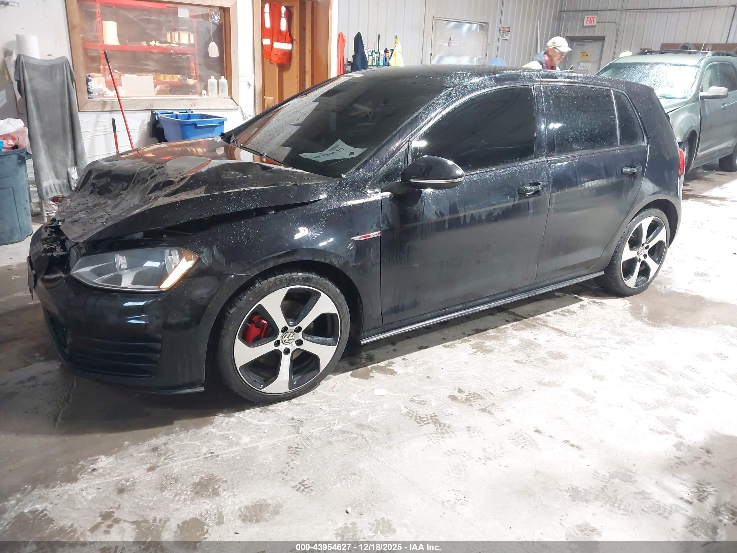 VOLKSWAGEN GOLF image 2