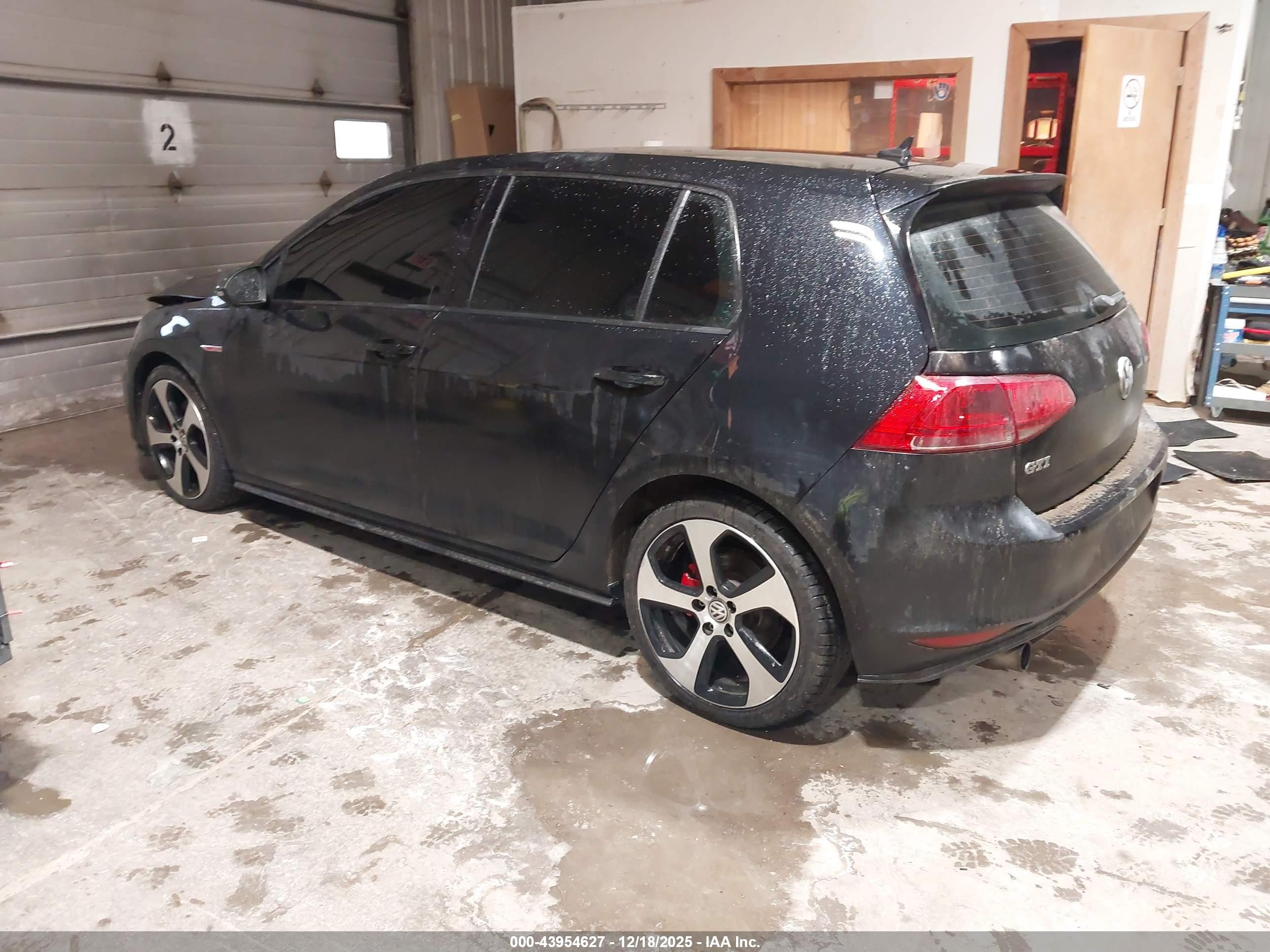 VOLKSWAGEN GOLF image 3