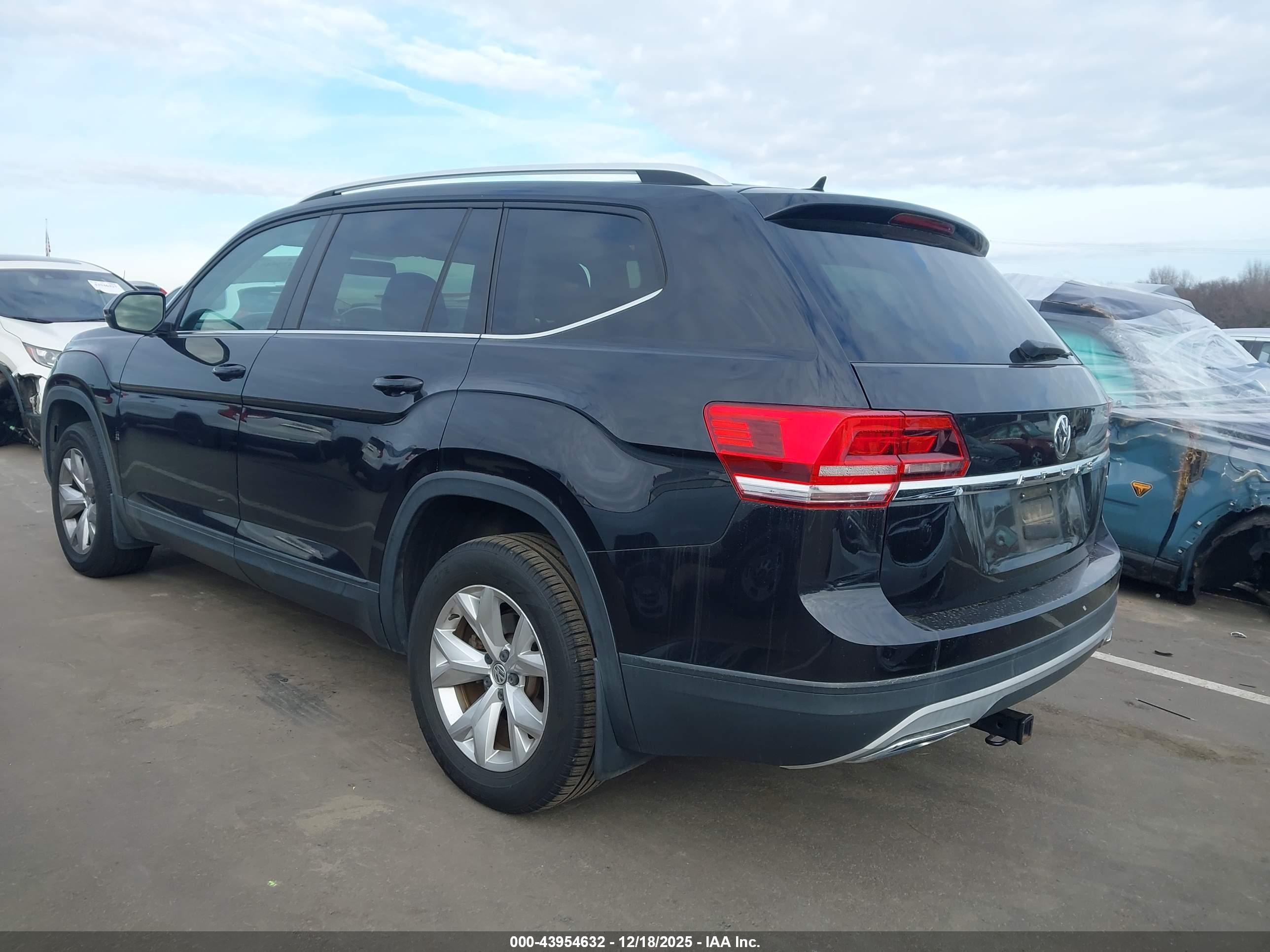 VOLKSWAGEN ATLAS image 3