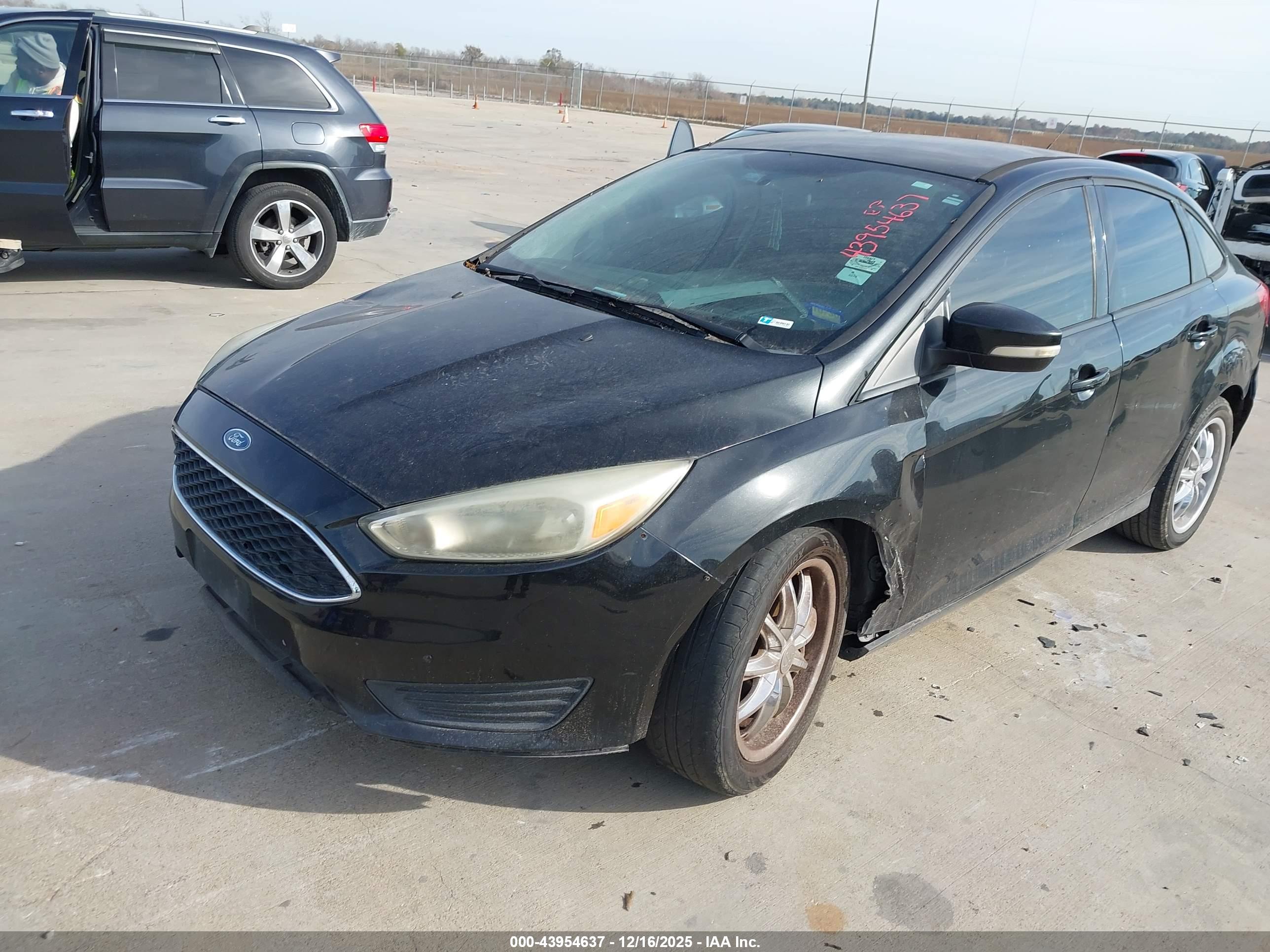 FORD FOCUS image 2