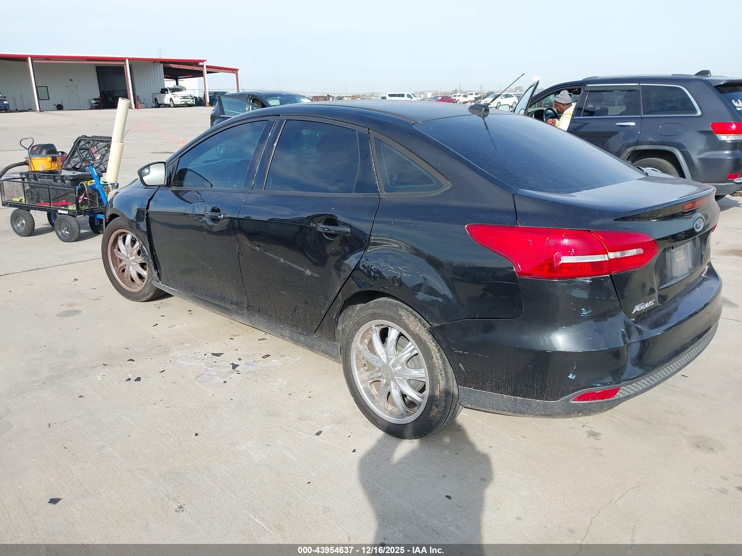 FORD FOCUS image 3