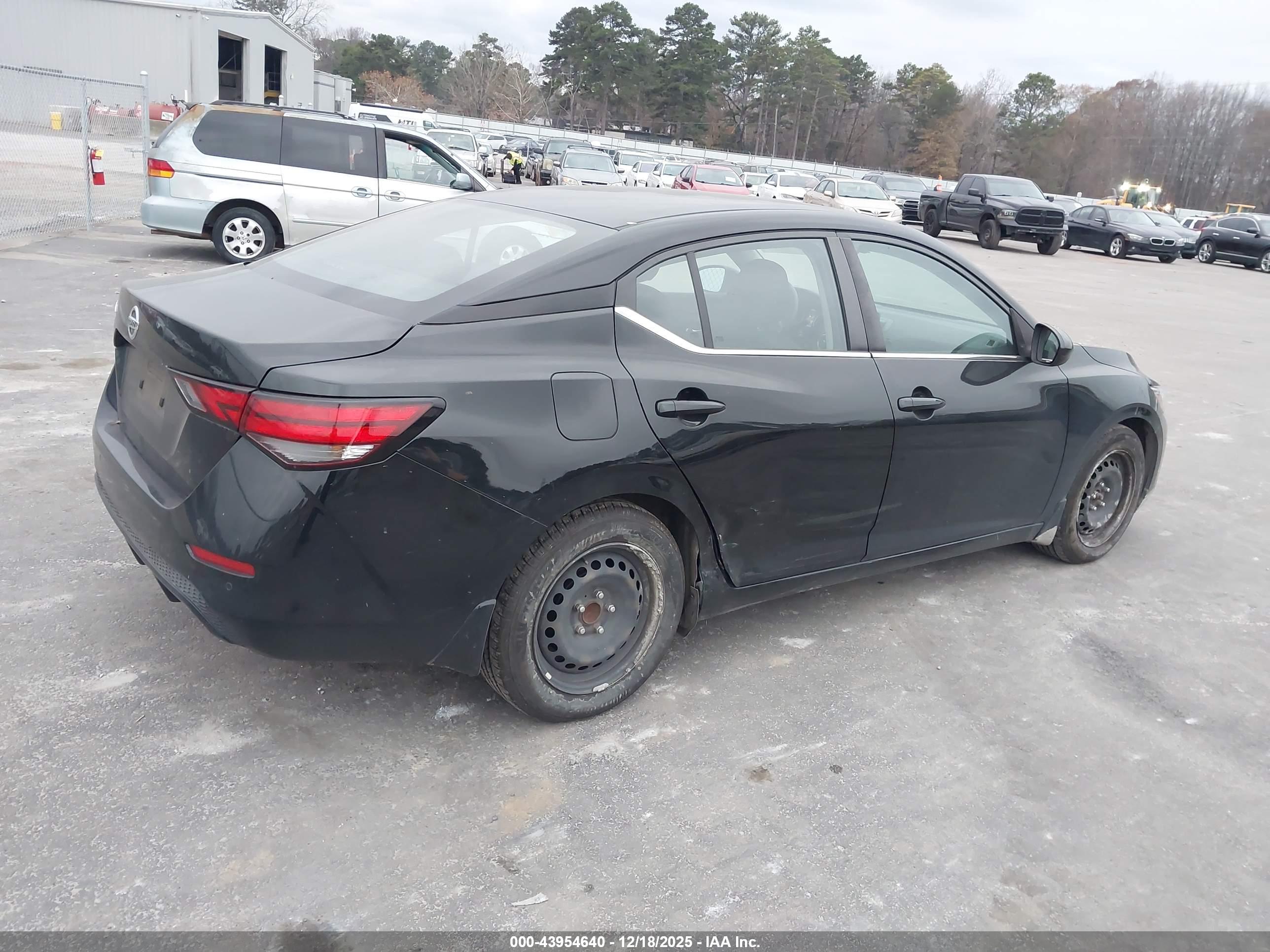 NISSAN SENTRA image 4