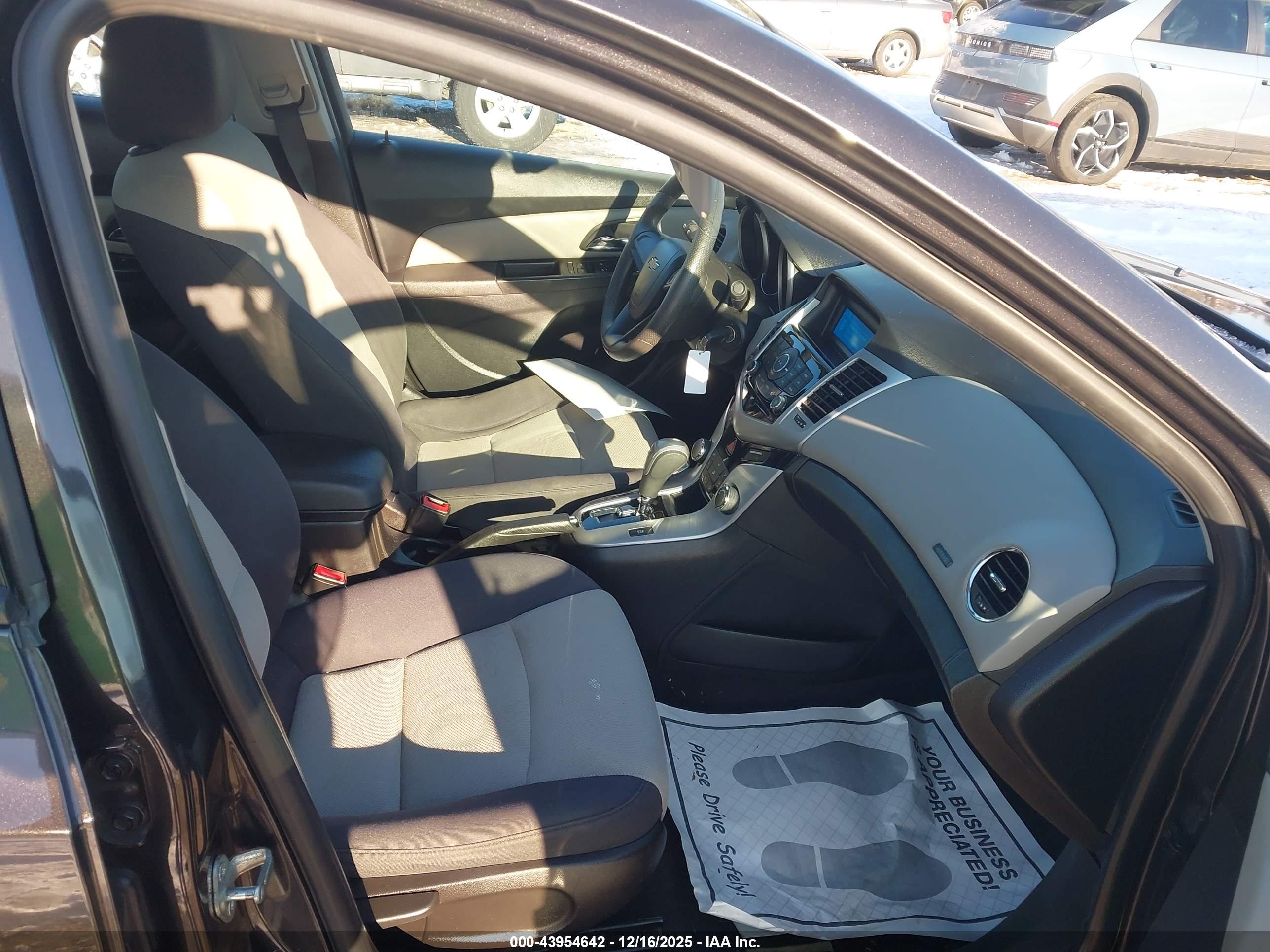 CHEVROLET CRUZE image 5