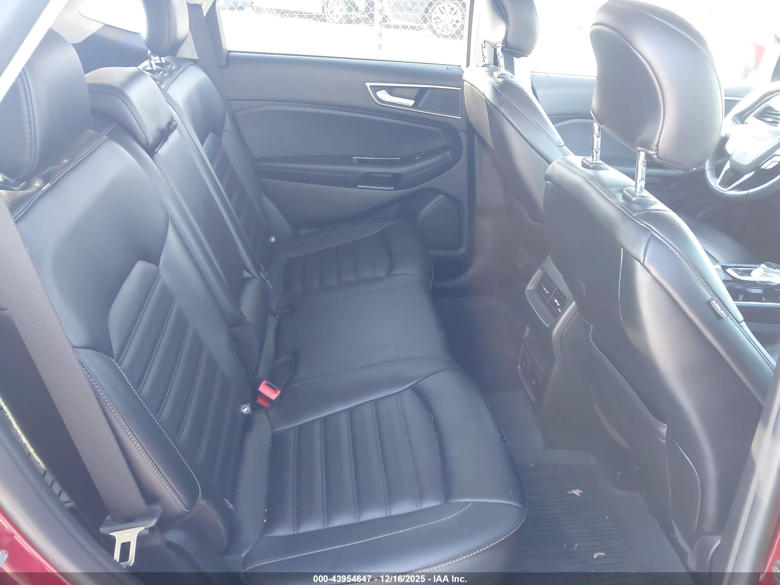 FORD EDGE image 8