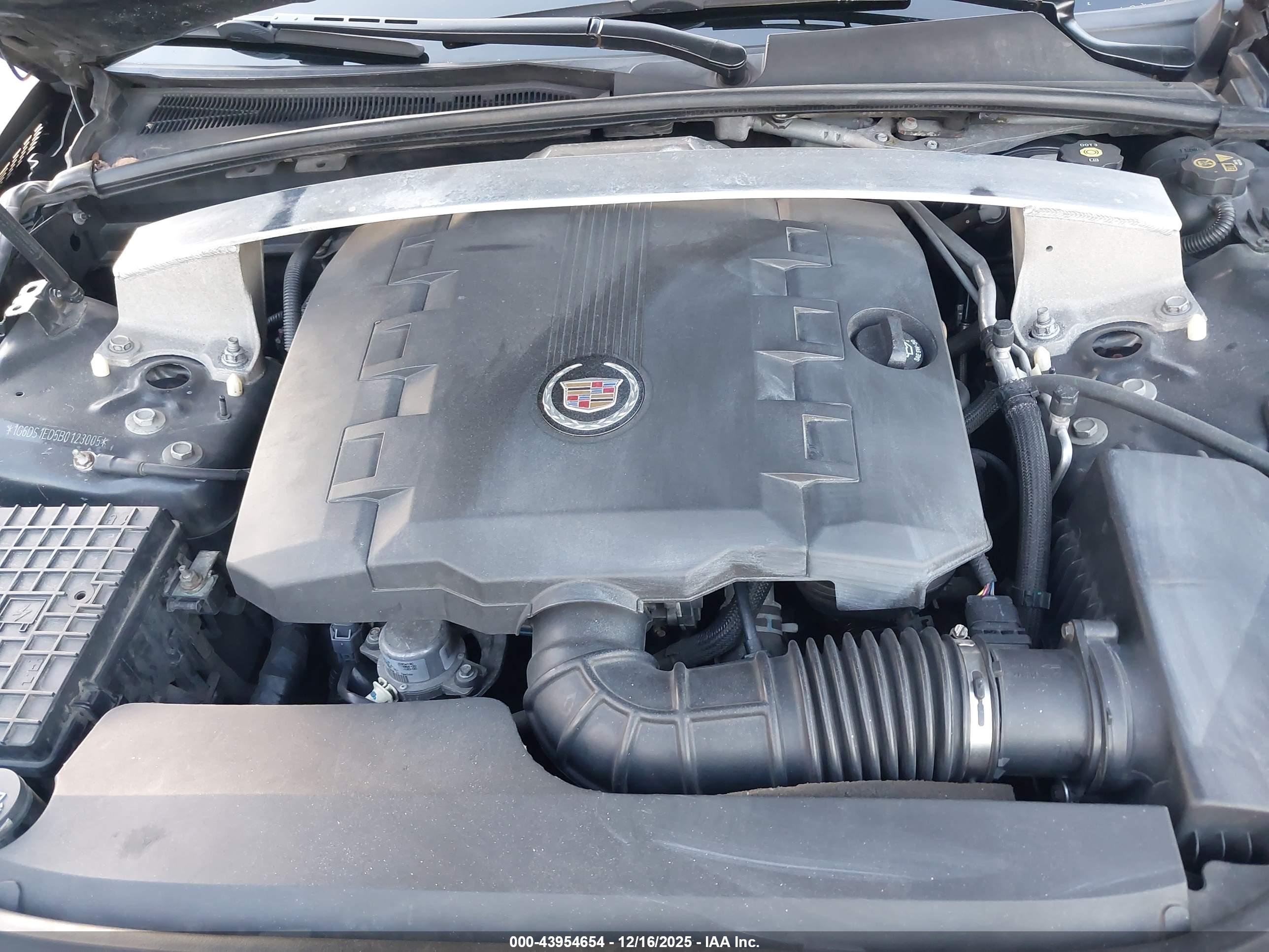 CADILLAC CTS image 10
