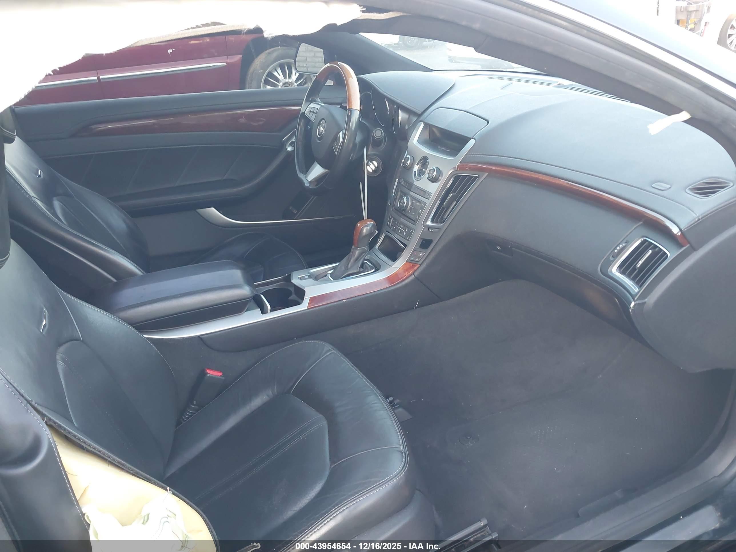 CADILLAC CTS image 5