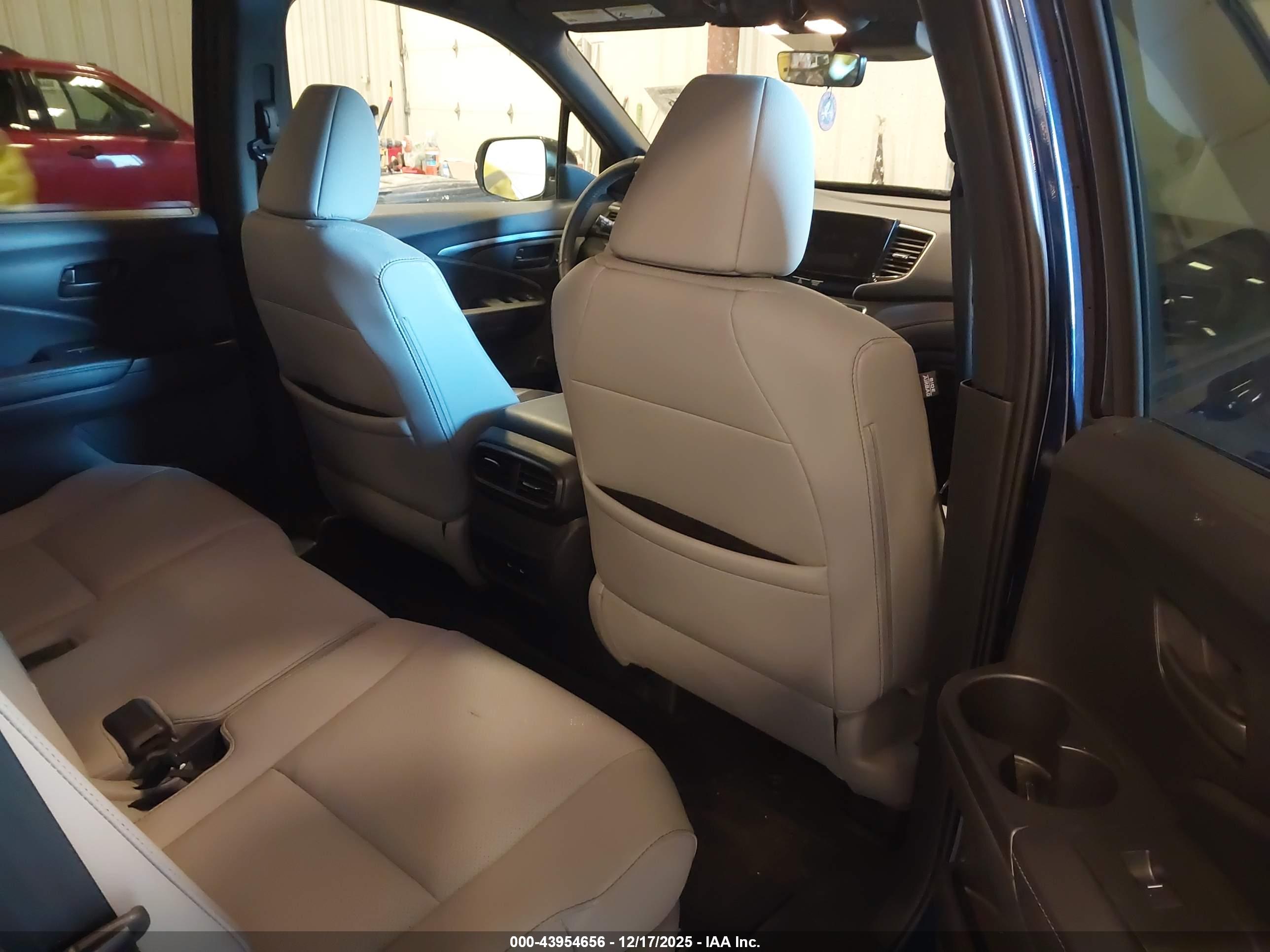 HONDA PASSPORT image 8